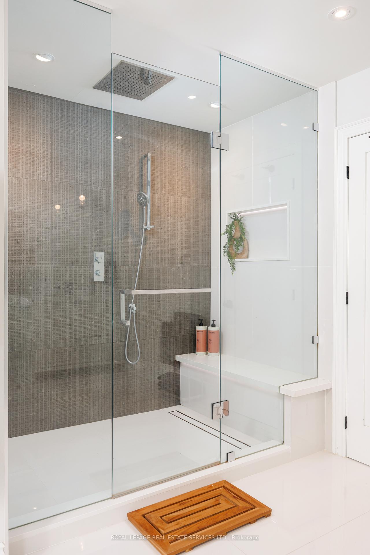 1483 The Links Drive