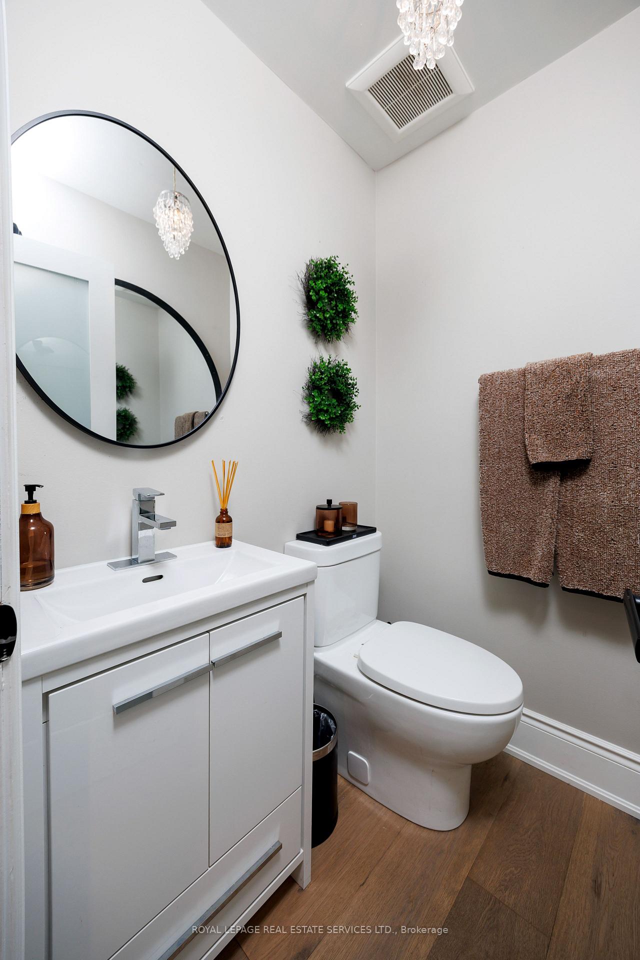 1483 The Links Drive