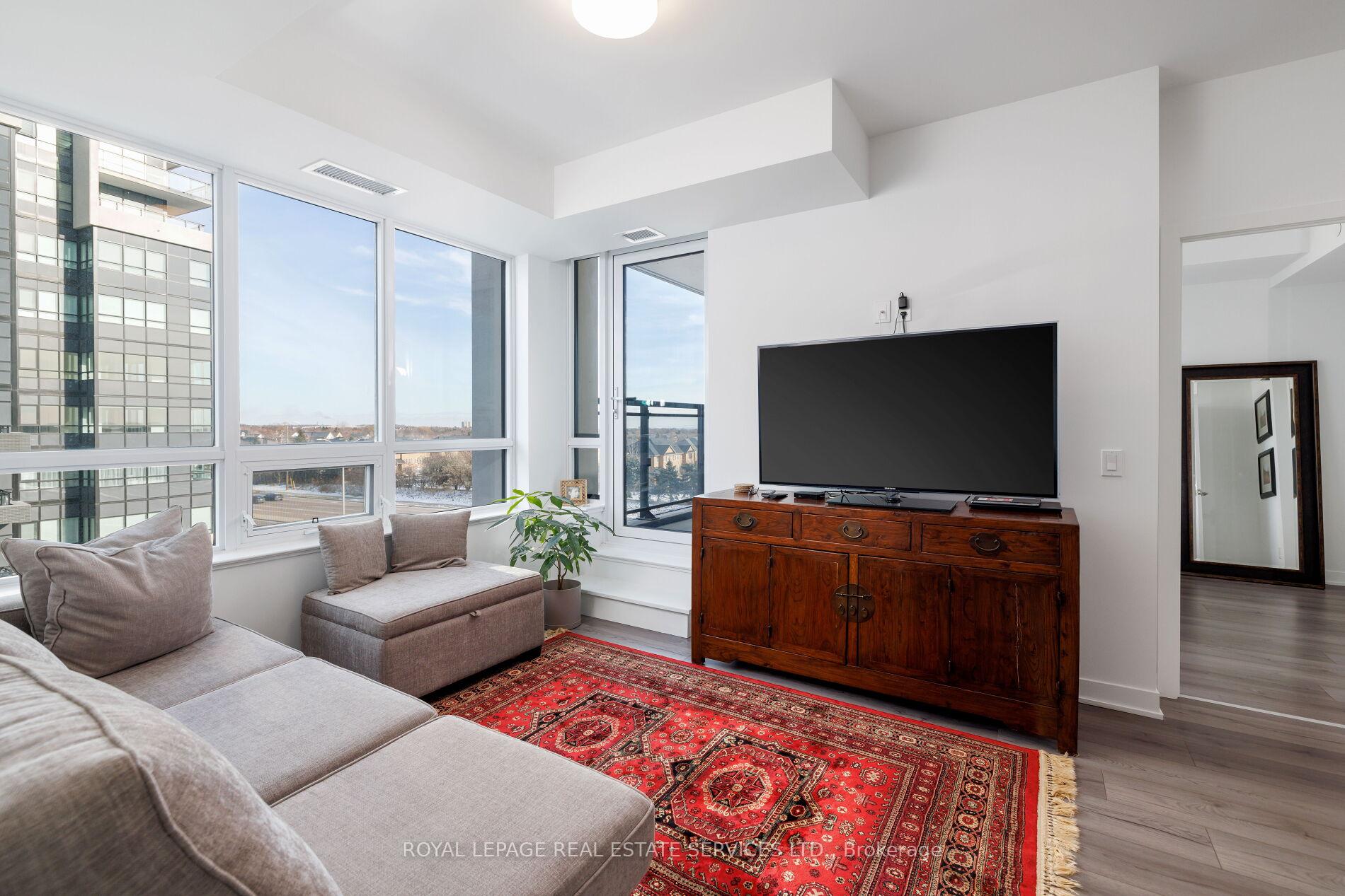 405 Dundas Street W 424