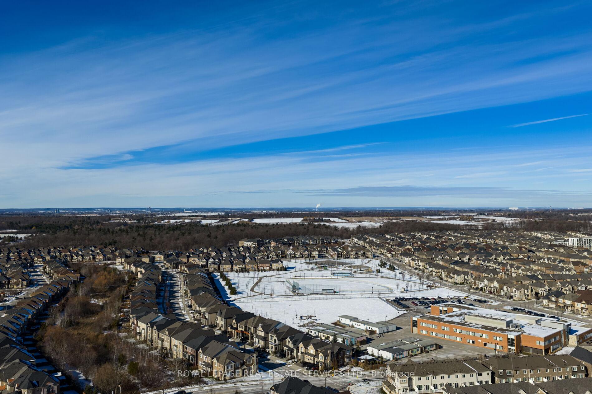 405 Dundas Street W 424