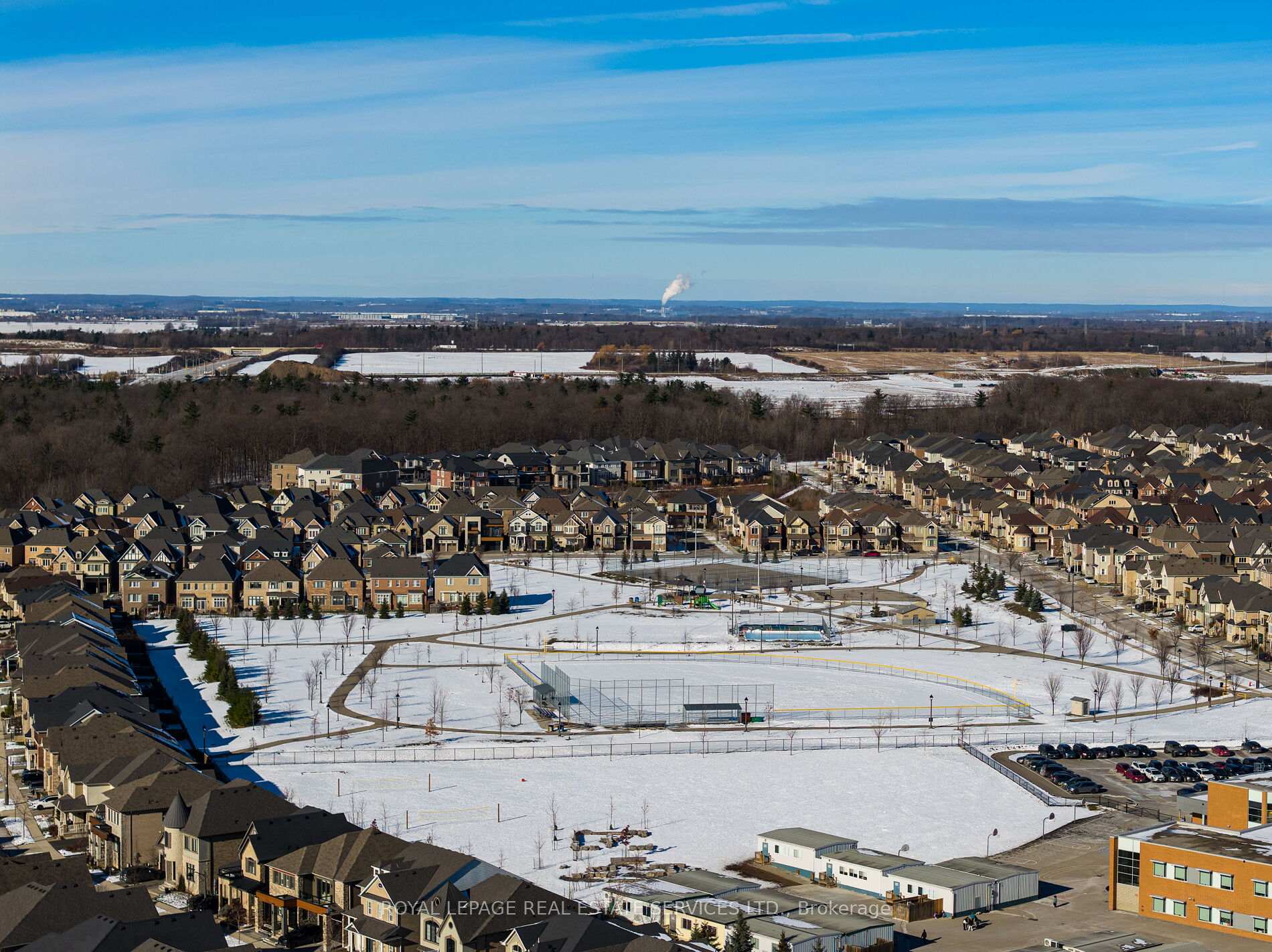 405 Dundas Street W 424