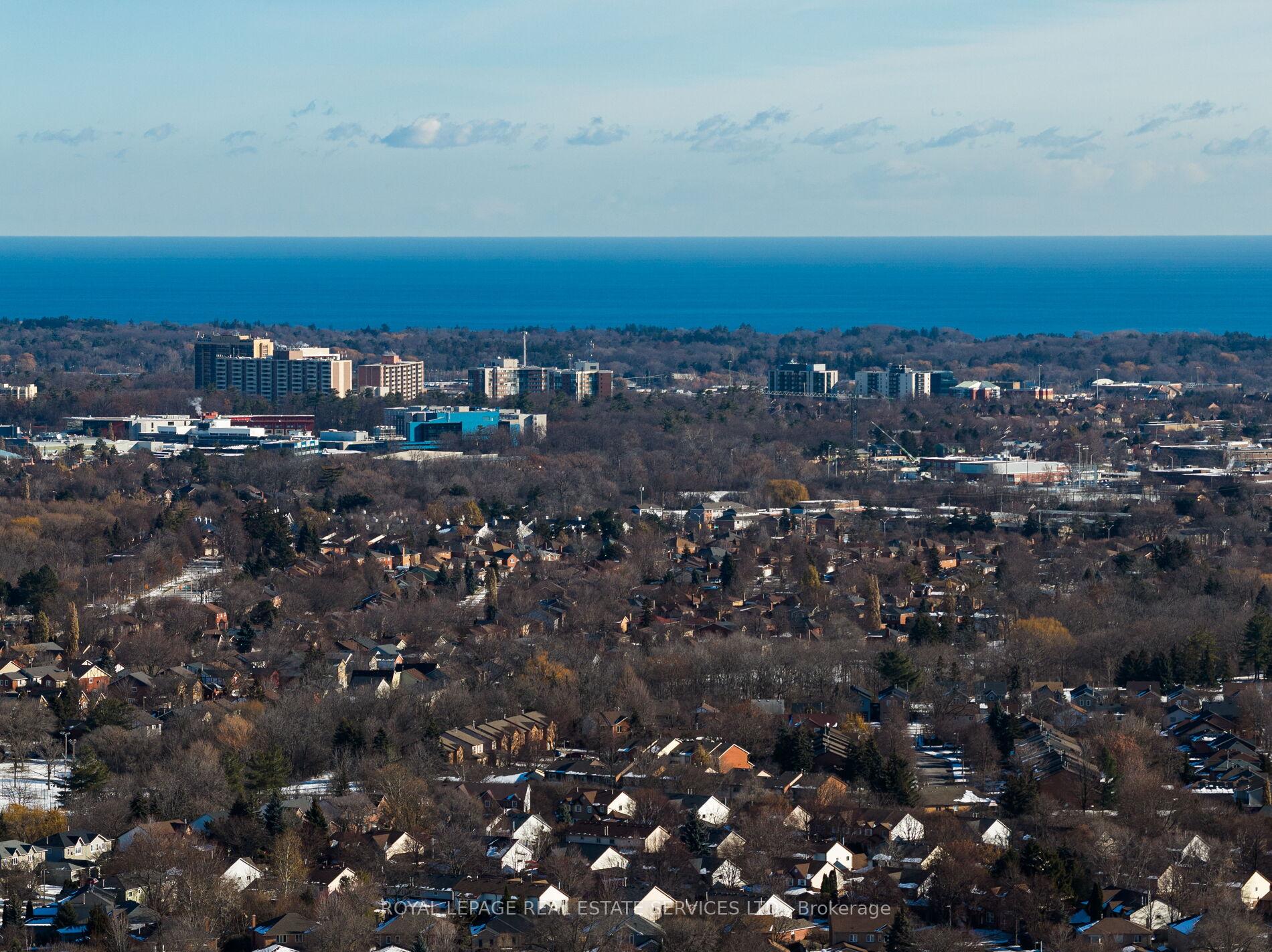 405 Dundas Street W 424