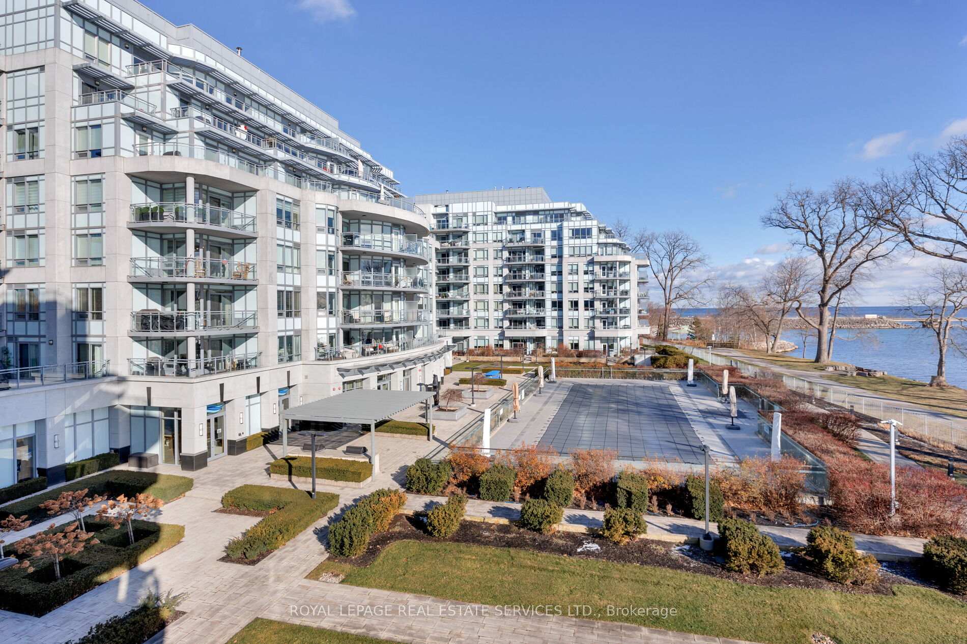 3500 Lakeshore Road W 327