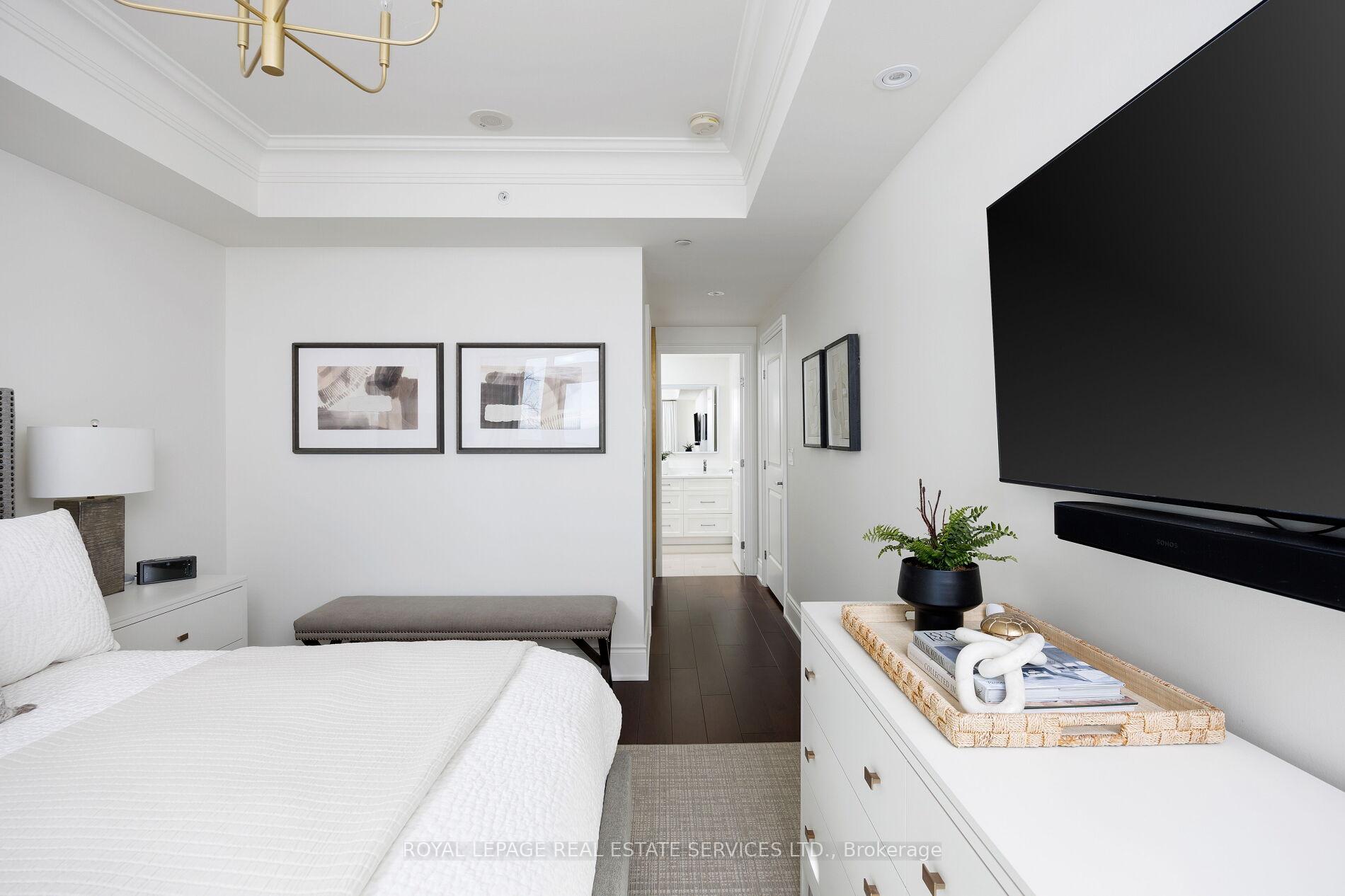 3500 Lakeshore Road W 327