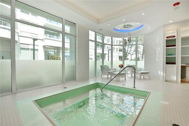 3500 Lakeshore Road W 327