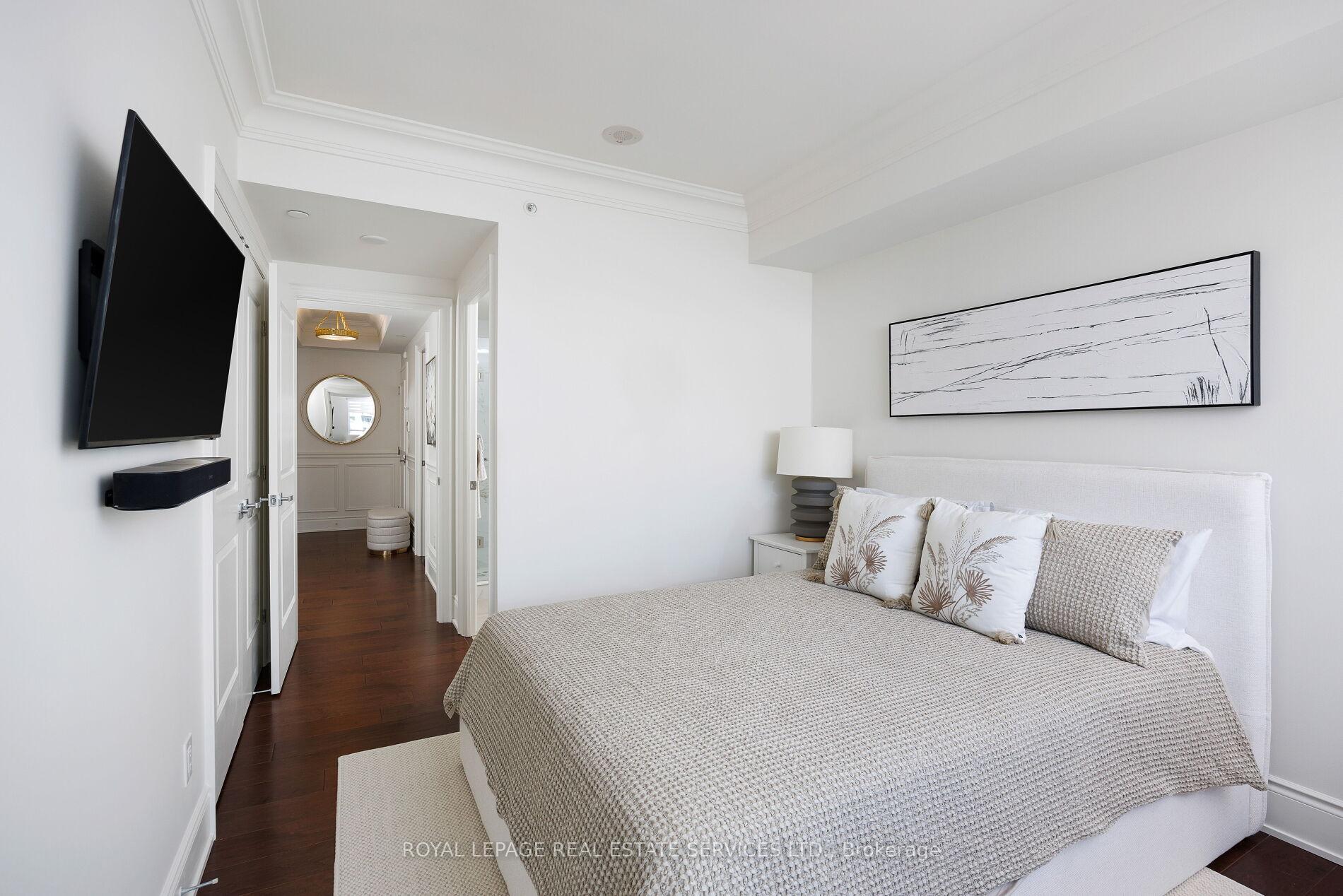 3500 Lakeshore Road W 327