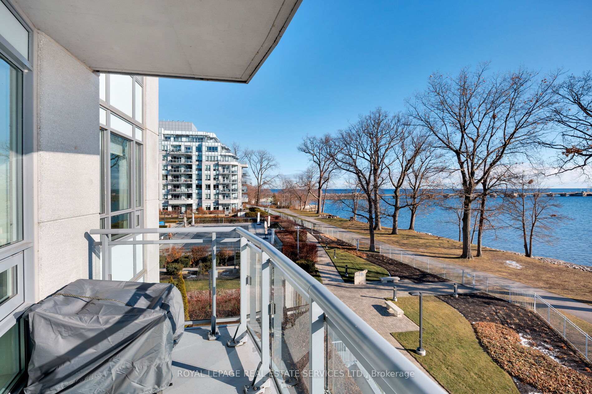3500 Lakeshore Road W 327