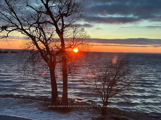 3500 Lakeshore Road W 327