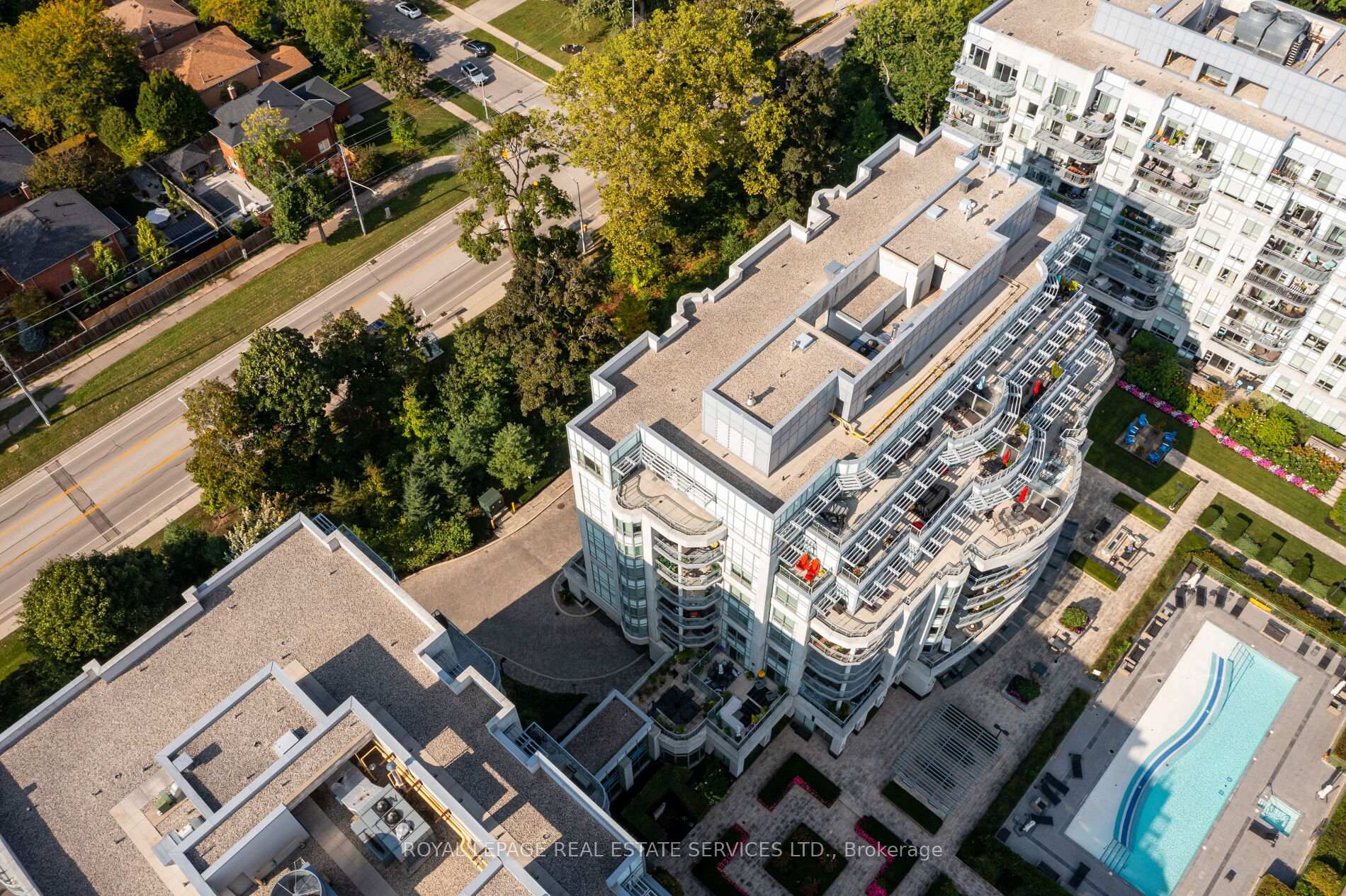 3500 Lakeshore Road W 327