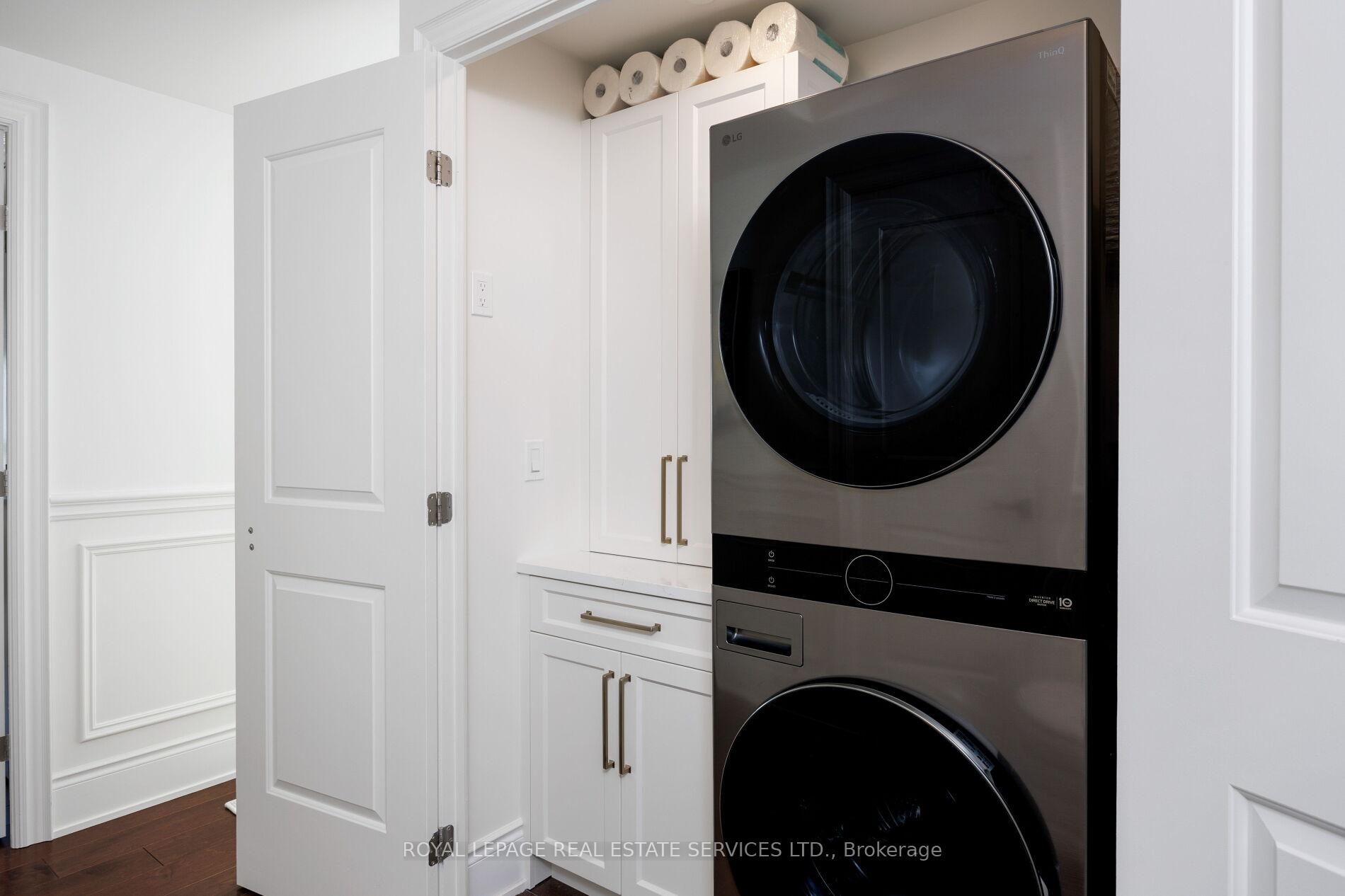 3500 Lakeshore Road W 327