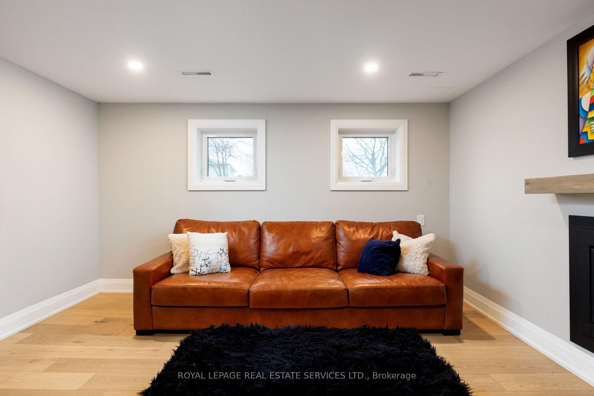 471 Sparling Crescent