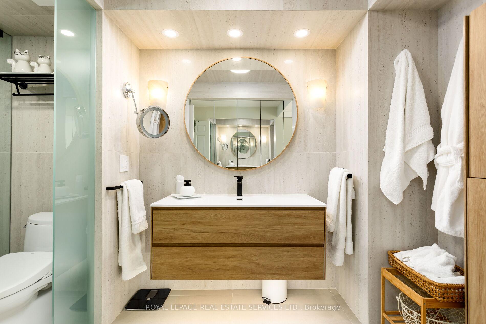 2180 Marine Drive 1401