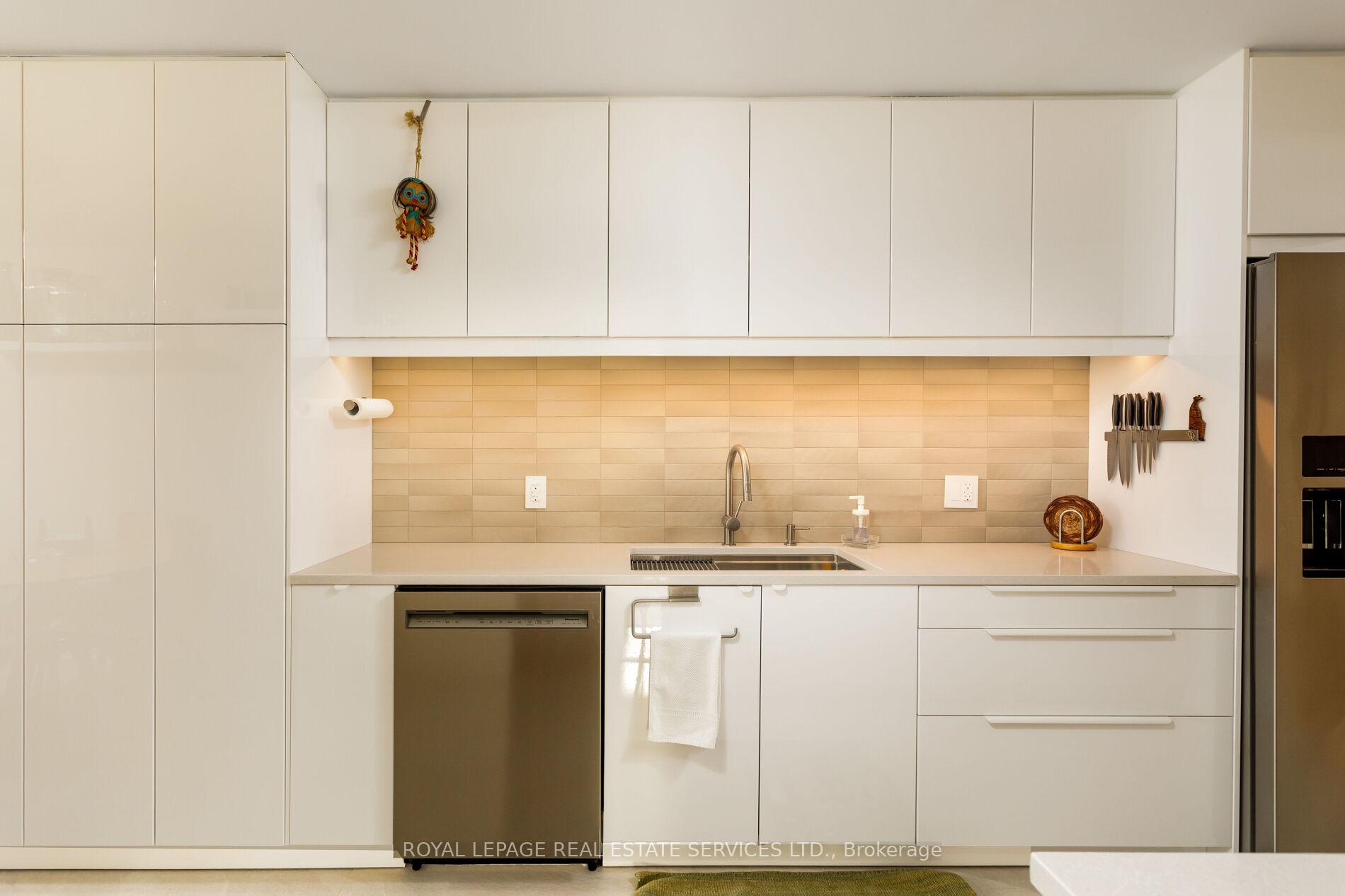 2180 Marine Drive 1401