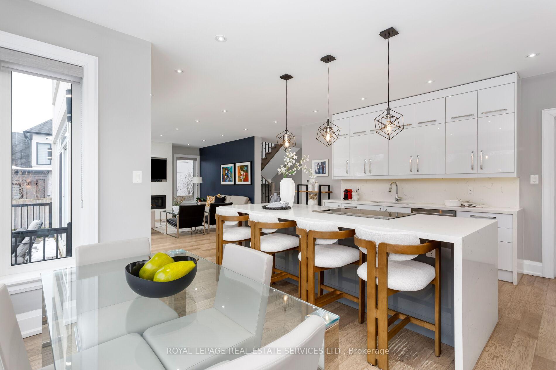 443 Seabourne Drive, Oakville, ON L6L 4E9, Oakville ON, L6L 4E9