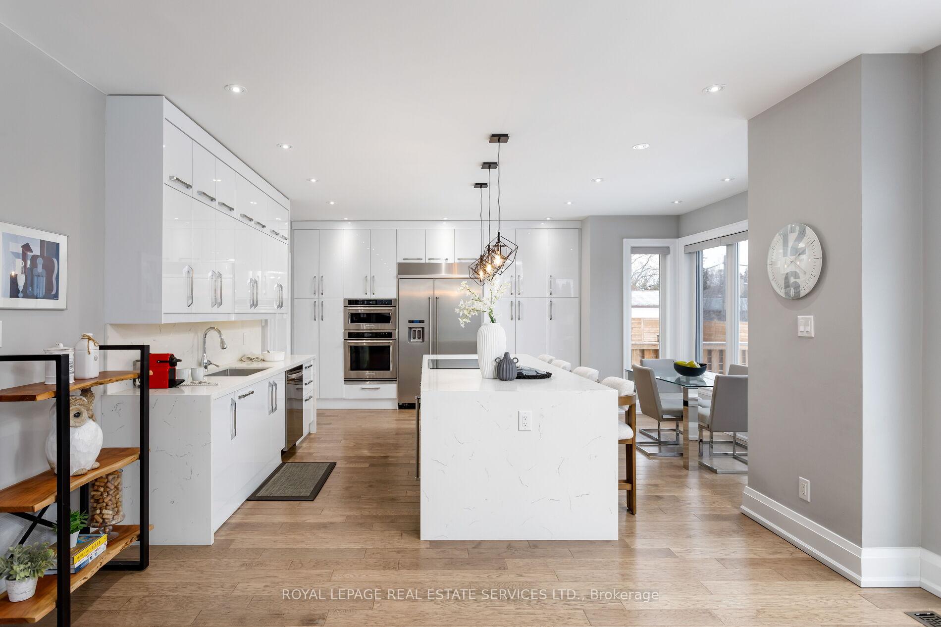 443 Seabourne Drive, Oakville, ON L6L 4E9, Oakville ON, L6L 4E9