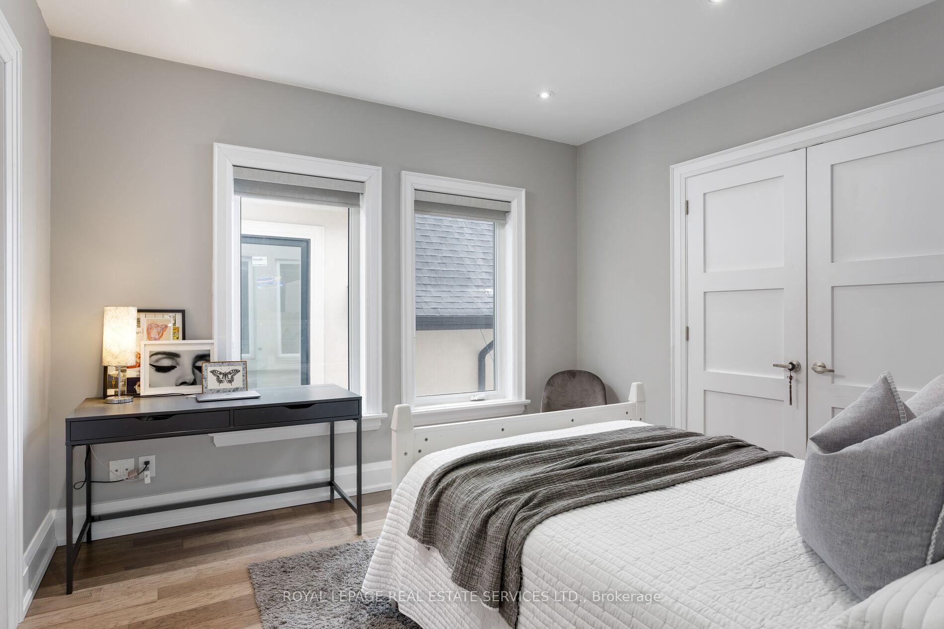 443 Seabourne Drive, Oakville, ON L6L 4E9, Oakville ON, L6L 4E9