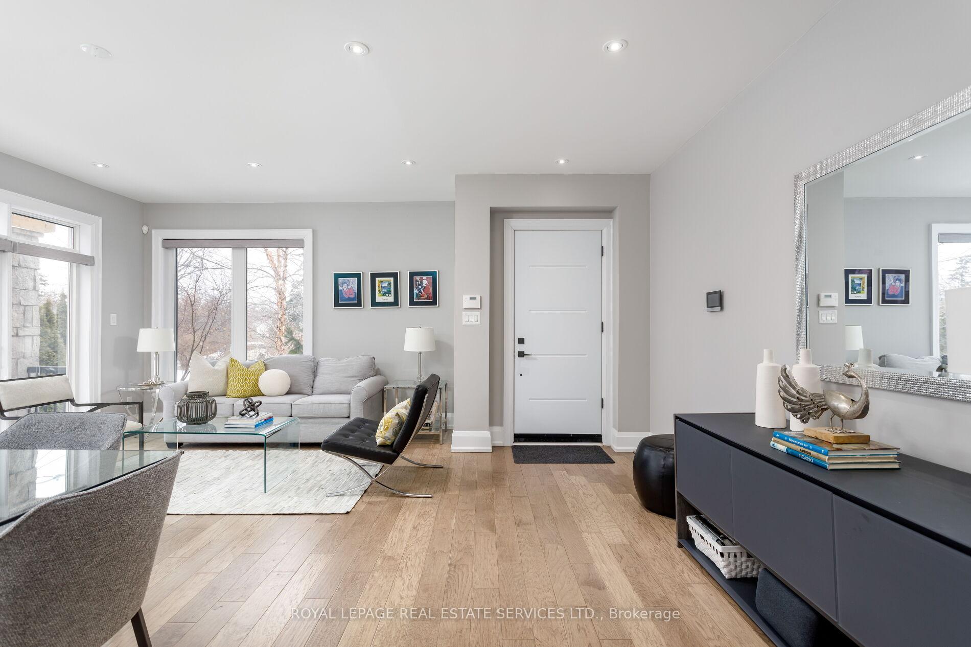 443 Seabourne Drive, Oakville, ON L6L 4E9, Oakville ON, L6L 4E9