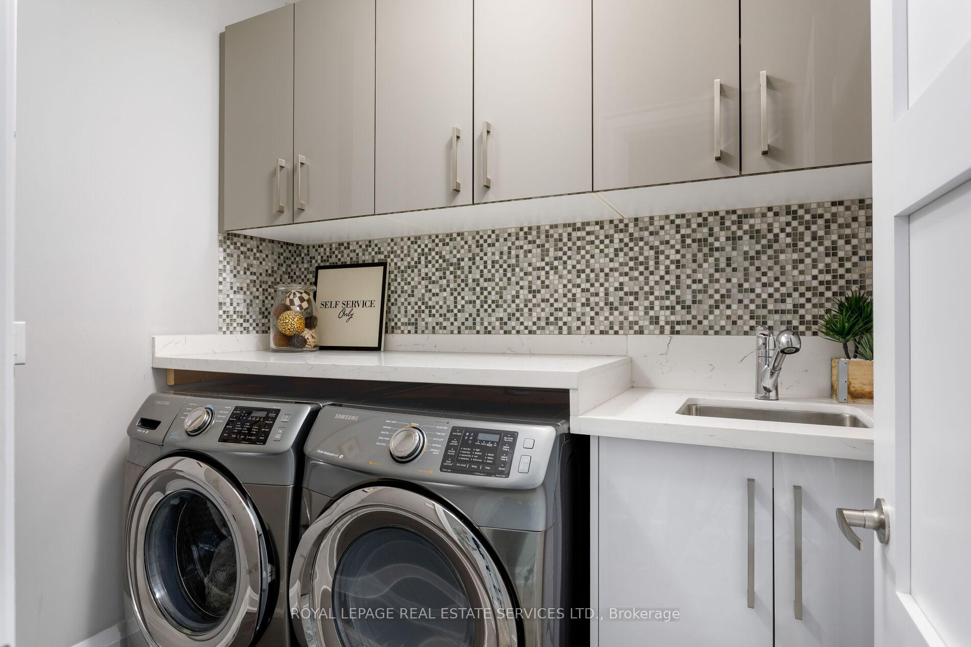 443 Seabourne Drive, Oakville, ON L6L 4E9, Oakville ON, L6L 4E9