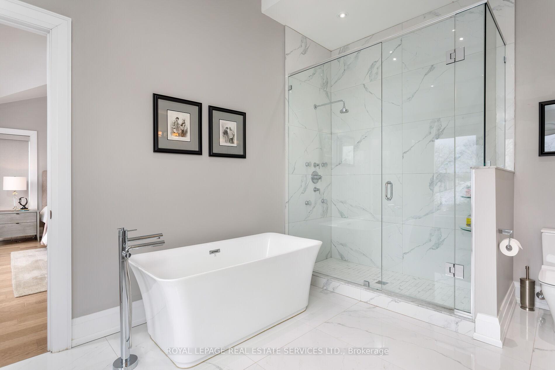 443 Seabourne Drive, Oakville, ON L6L 4E9, Oakville ON, L6L 4E9