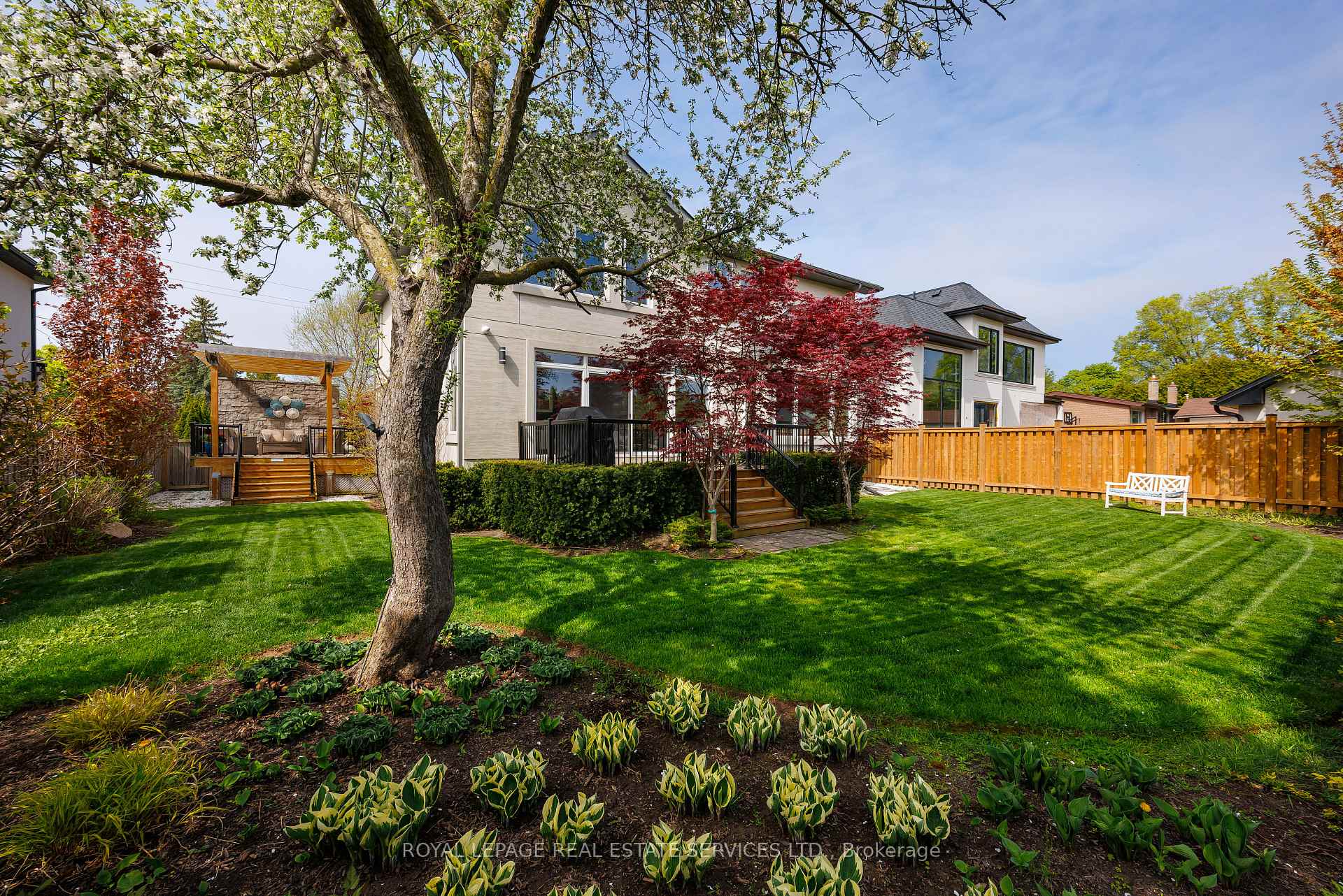 443 Seabourne Drive, Oakville, ON L6L 4E9, Oakville ON, L6L 4E9