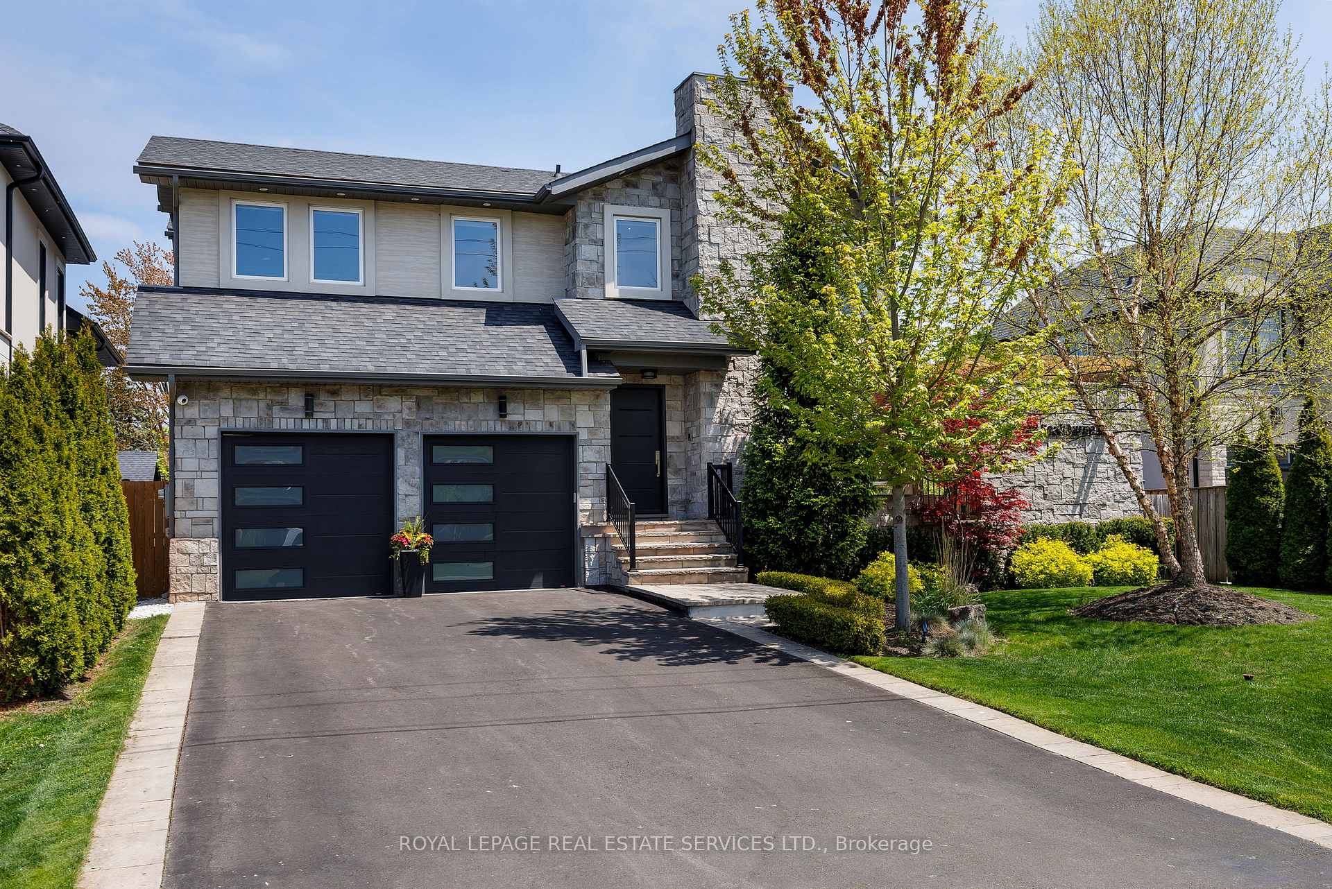 443 Seabourne Drive, Oakville, ON L6L 4E9, Oakville ON, L6L 4E9