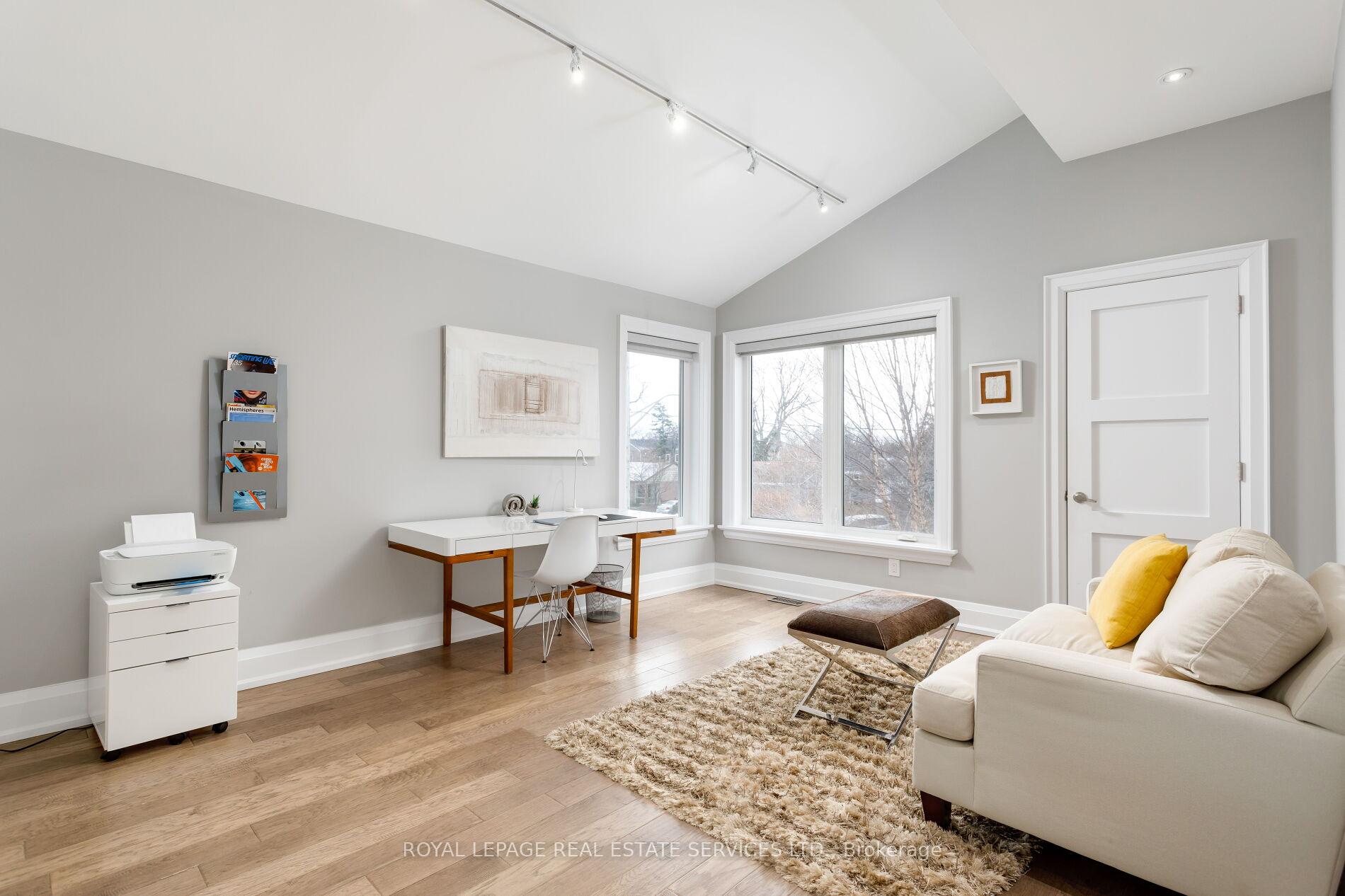 443 Seabourne Drive, Oakville, ON L6L 4E9, Oakville ON, L6L 4E9