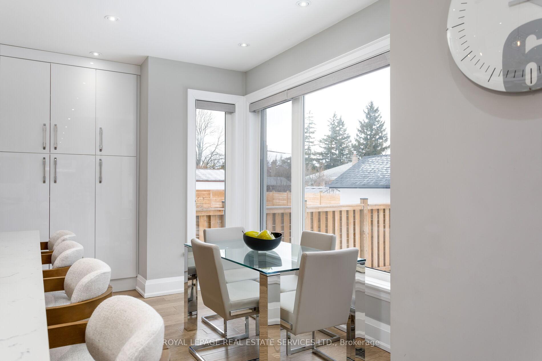 443 Seabourne Drive, Oakville, ON L6L 4E9, Oakville ON, L6L 4E9