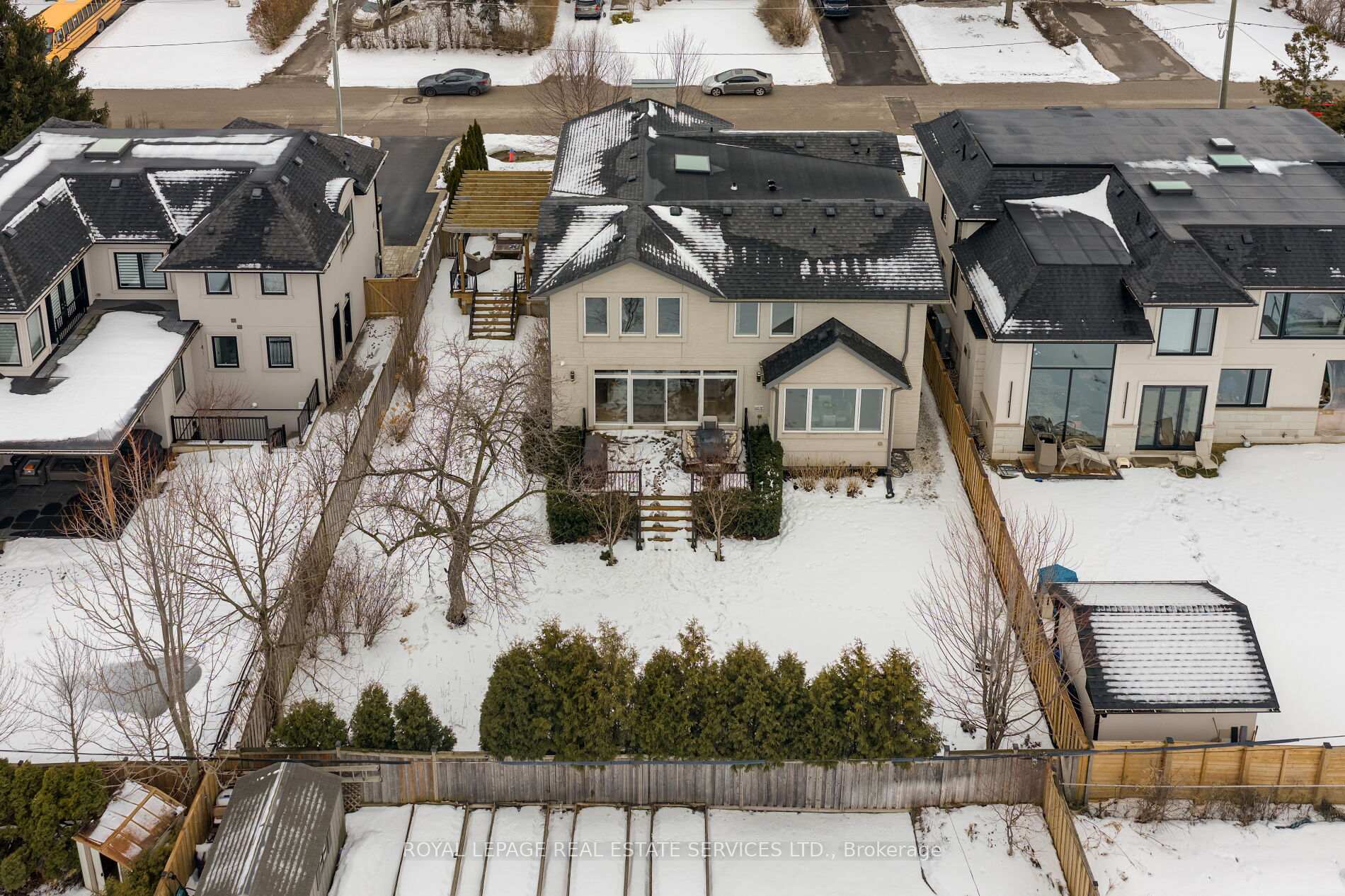 443 Seabourne Drive, Oakville, ON L6L 4E9, Oakville ON, L6L 4E9