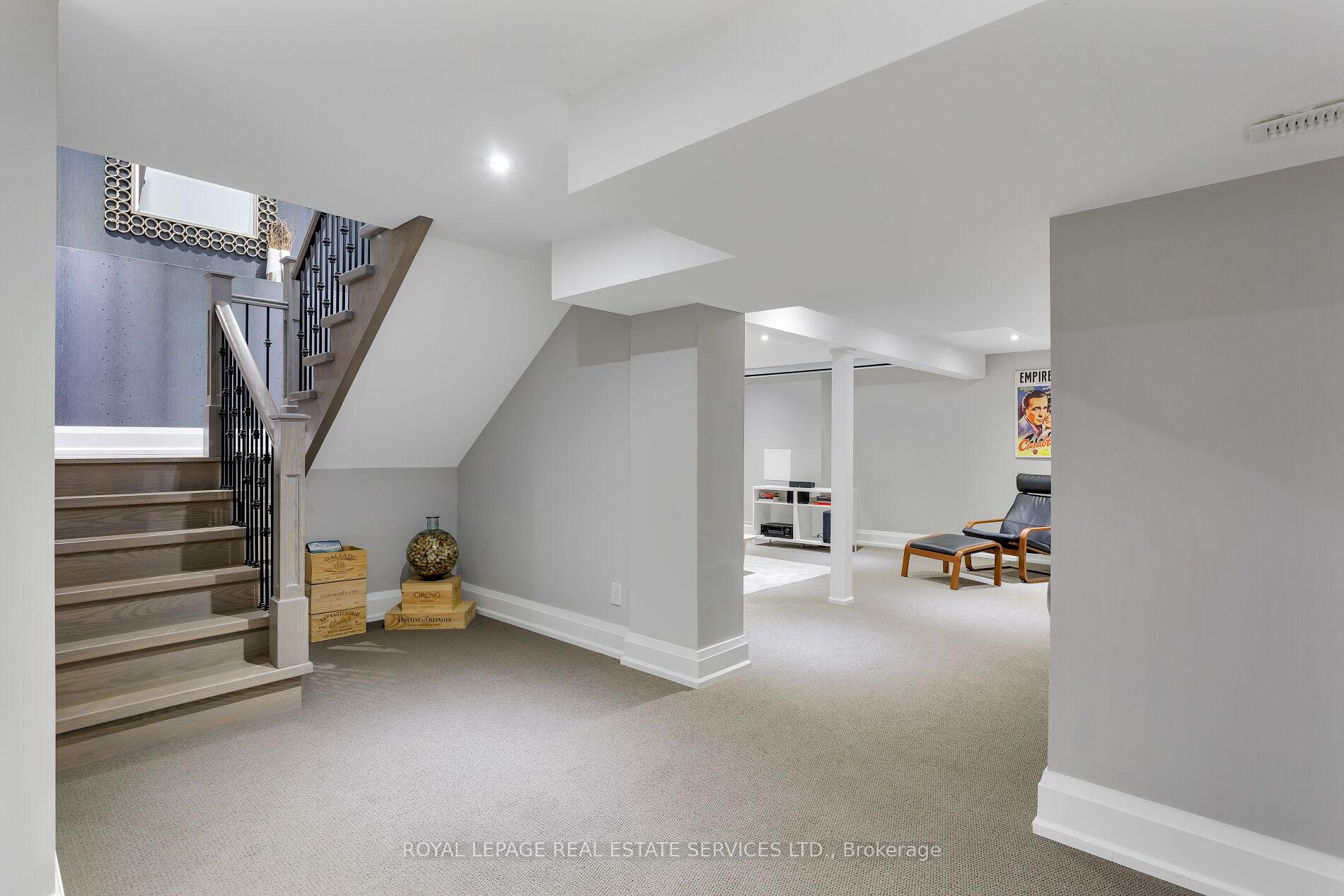 443 Seabourne Drive, Oakville, ON L6L 4E9, Oakville ON, L6L 4E9