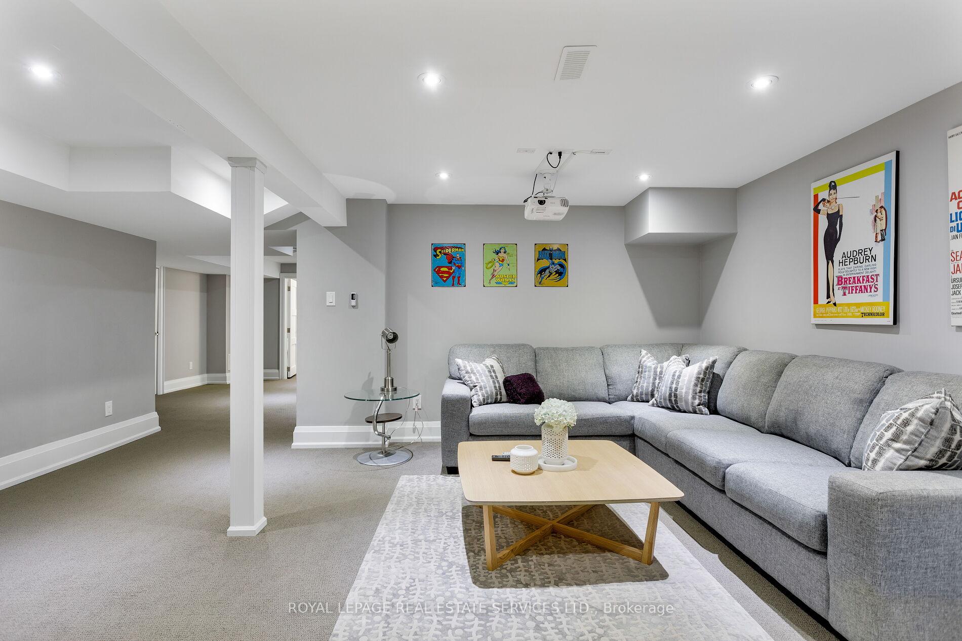 443 Seabourne Drive, Oakville, ON L6L 4E9, Oakville ON, L6L 4E9