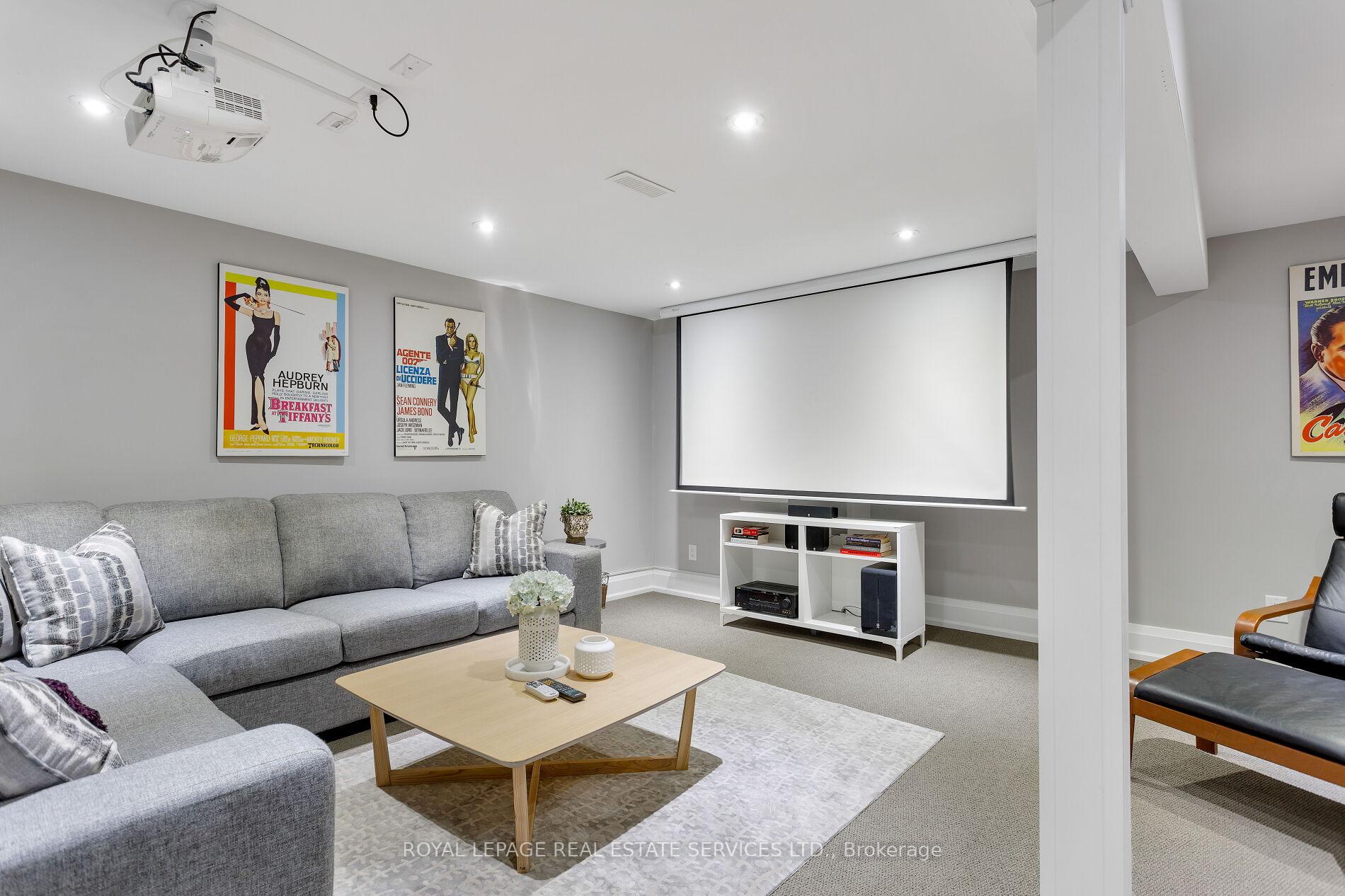 443 Seabourne Drive, Oakville, ON L6L 4E9, Oakville ON, L6L 4E9