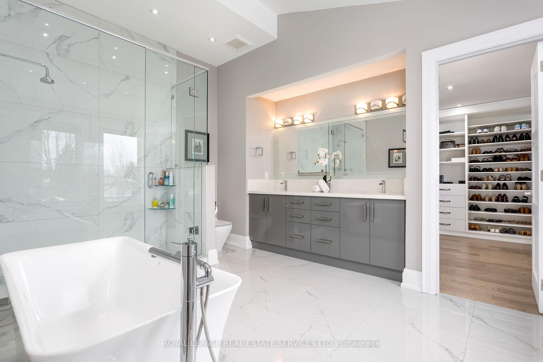 443 Seabourne Drive, Oakville, ON L6L 4E9, Oakville ON, L6L 4E9