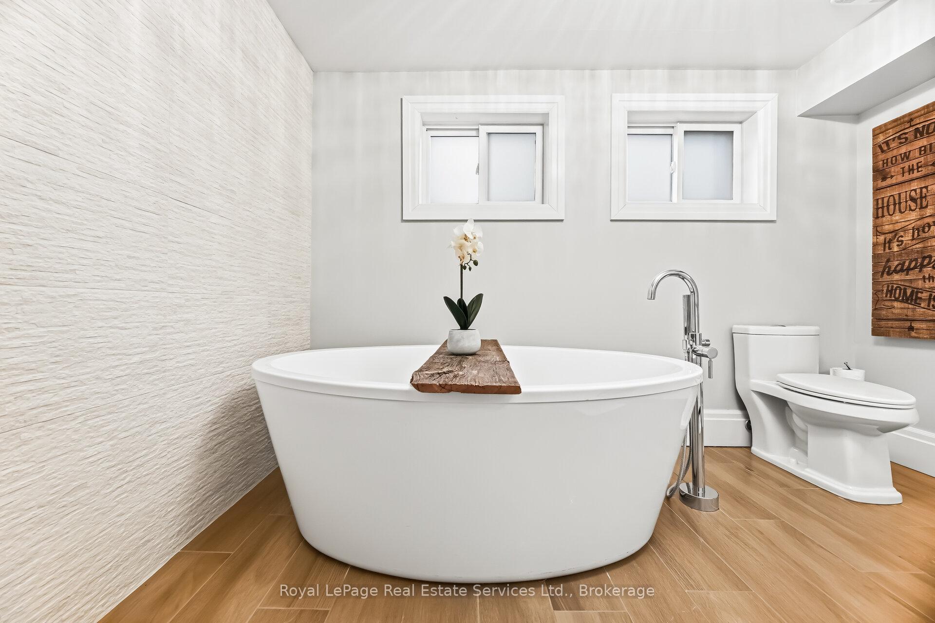 667 Lomond Crescent, Burlington, ON L7L 2N8, Burlington ON, L7L 2N8