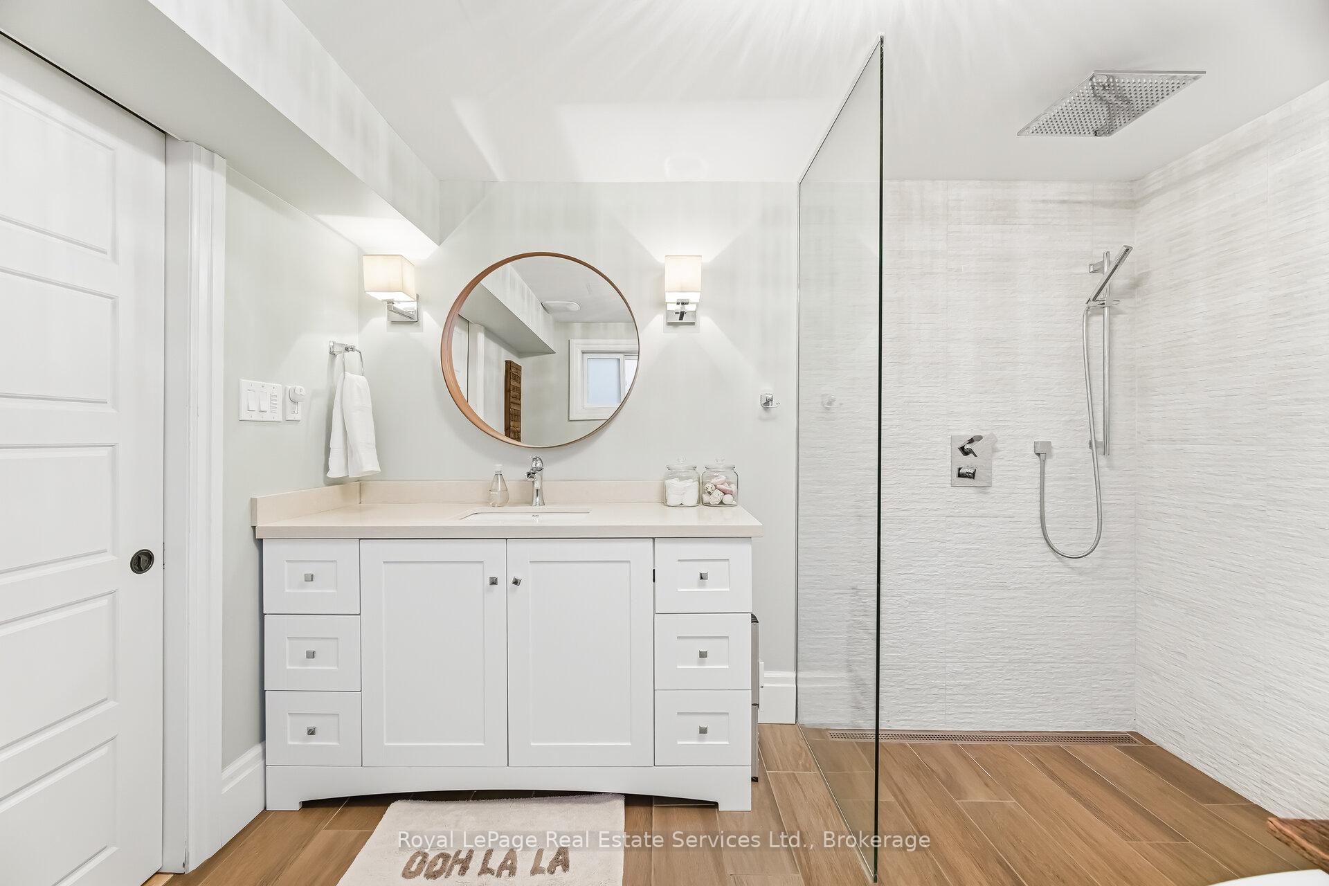 667 Lomond Crescent, Burlington, ON L7L 2N8, Burlington ON, L7L 2N8