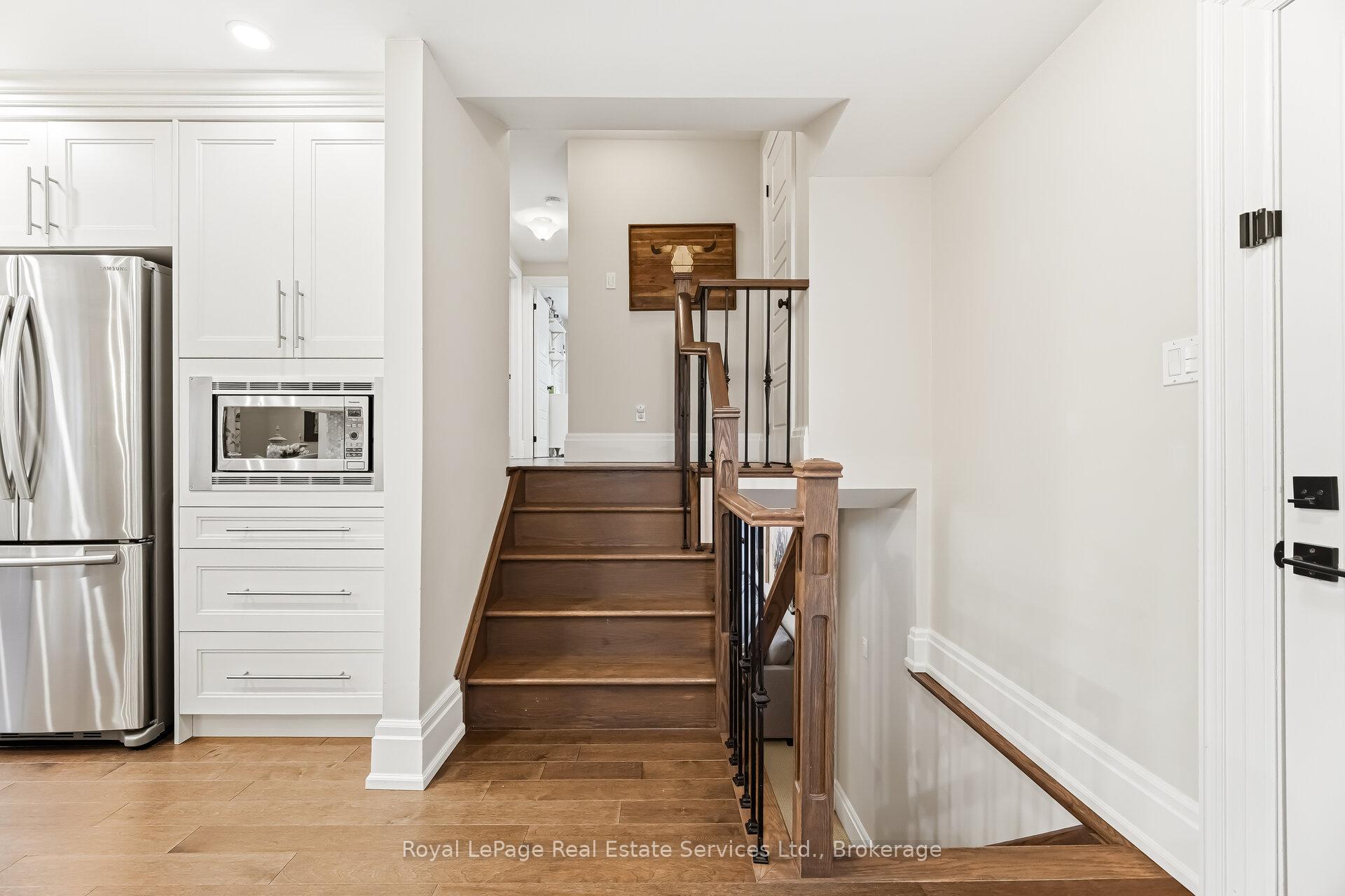 667 Lomond Crescent, Burlington, ON L7L 2N8, Burlington ON, L7L 2N8