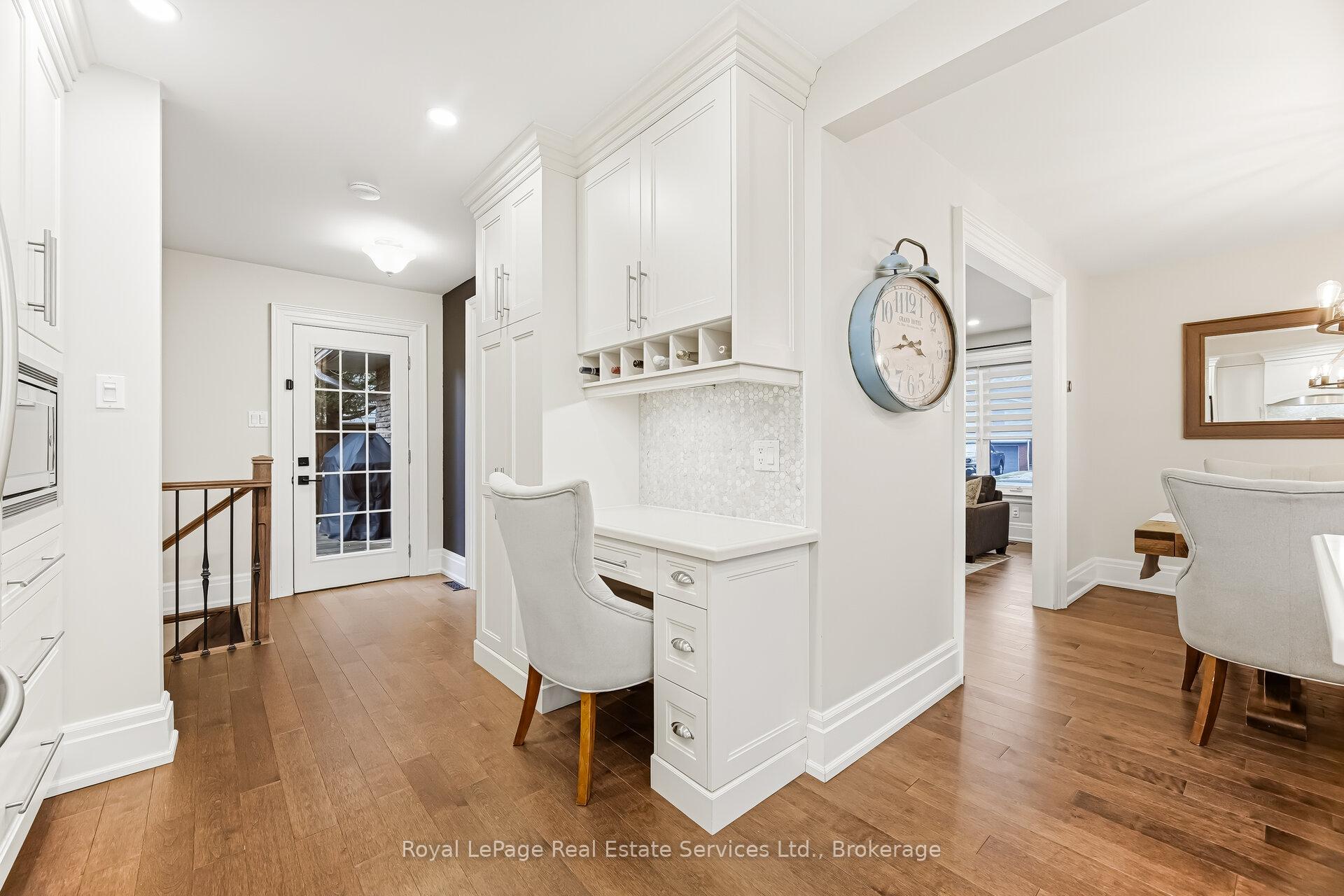 667 Lomond Crescent, Burlington, ON L7L 2N8, Burlington ON, L7L 2N8