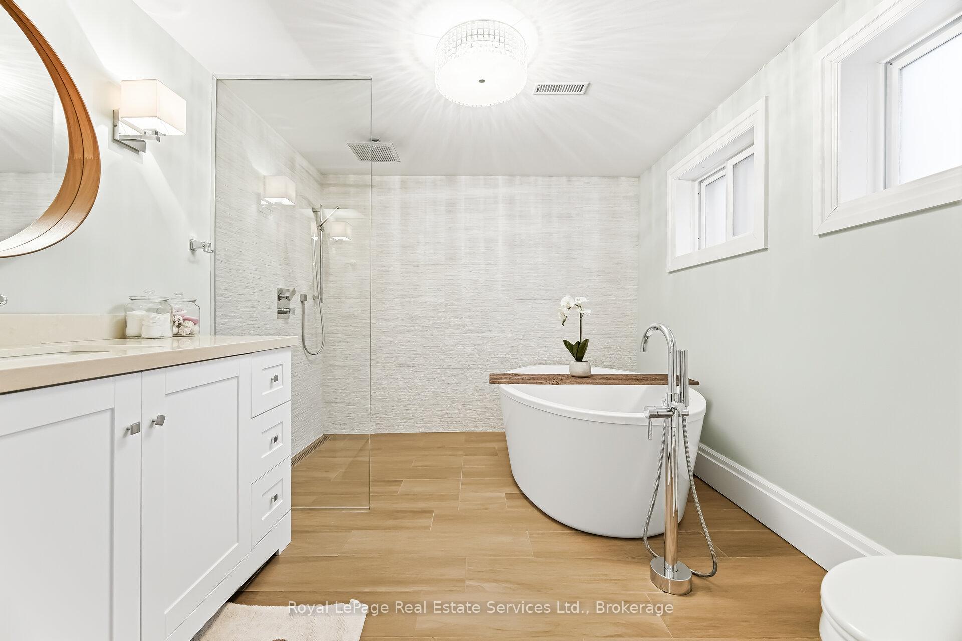 667 Lomond Crescent, Burlington, ON L7L 2N8, Burlington ON, L7L 2N8