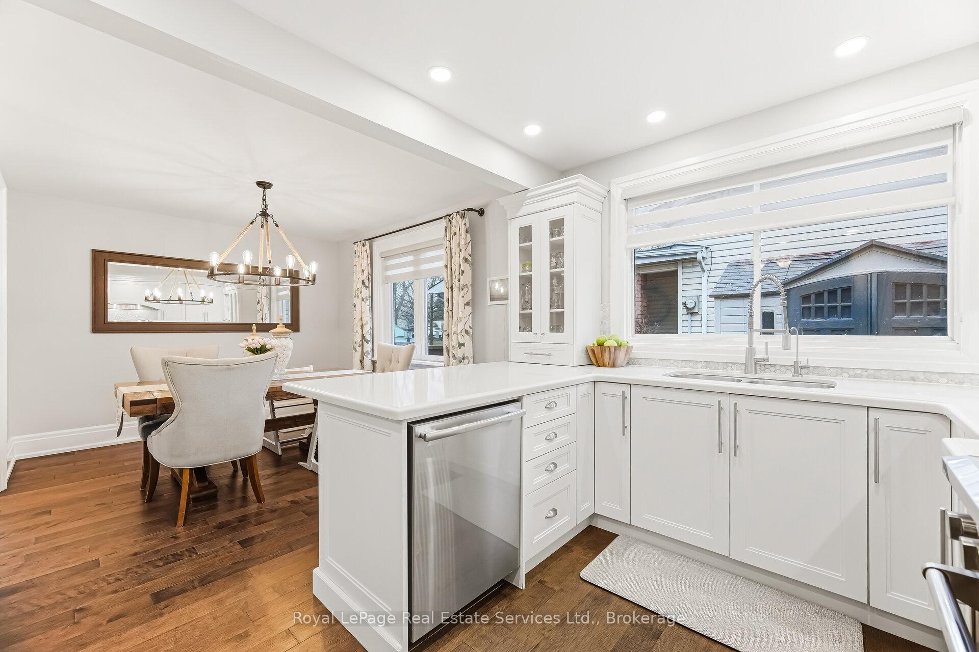 667 Lomond Crescent, Burlington, ON L7L 2N8, Burlington ON, L7L 2N8