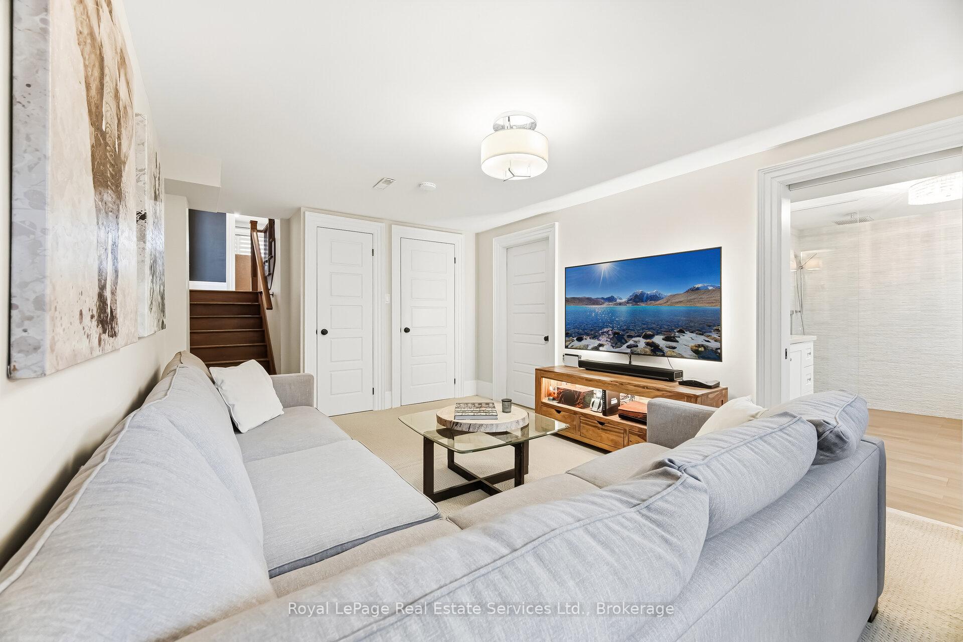 667 Lomond Crescent, Burlington, ON L7L 2N8, Burlington ON, L7L 2N8