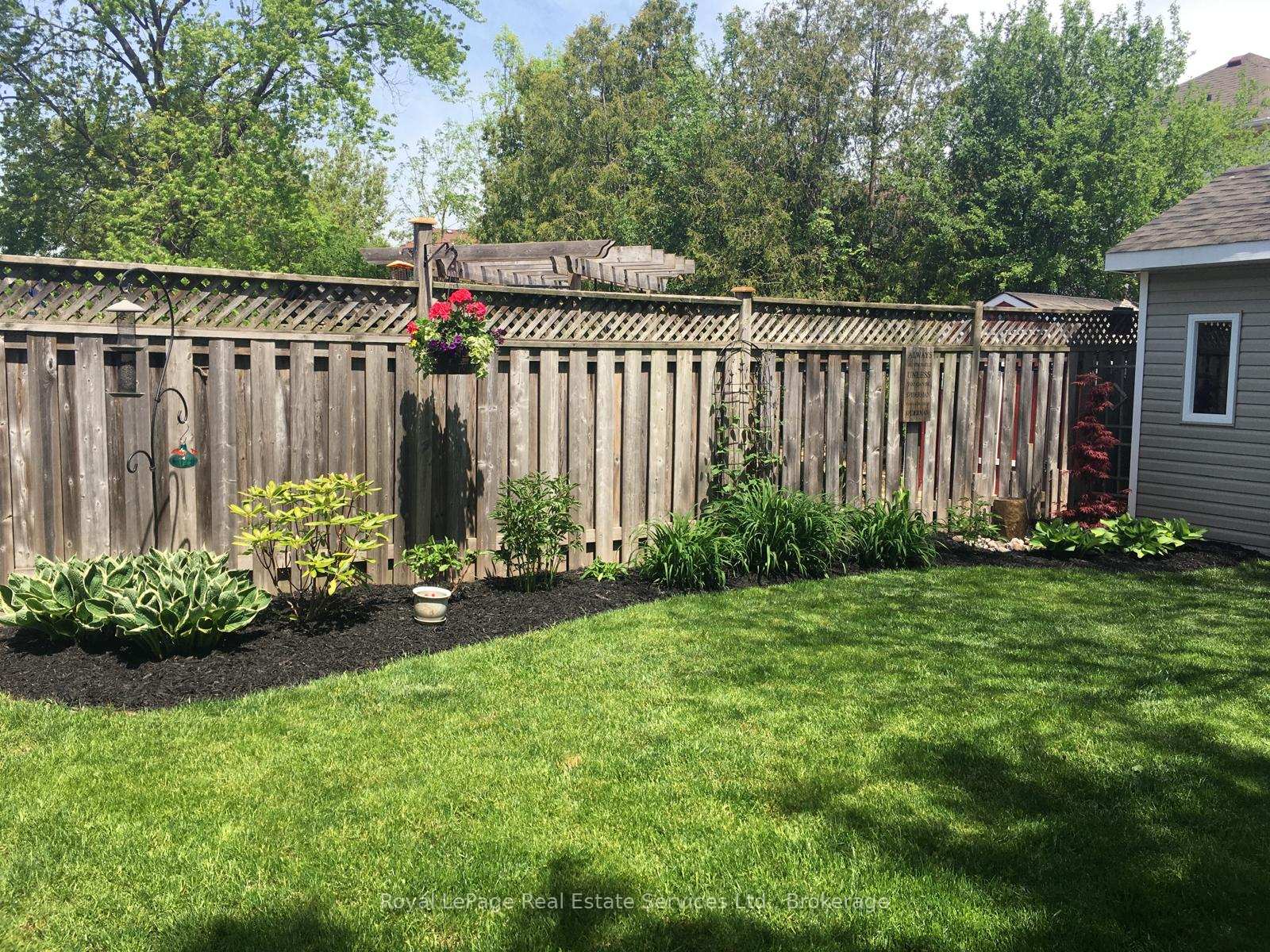 667 Lomond Crescent, Burlington, ON L7L 2N8, Burlington ON, L7L 2N8