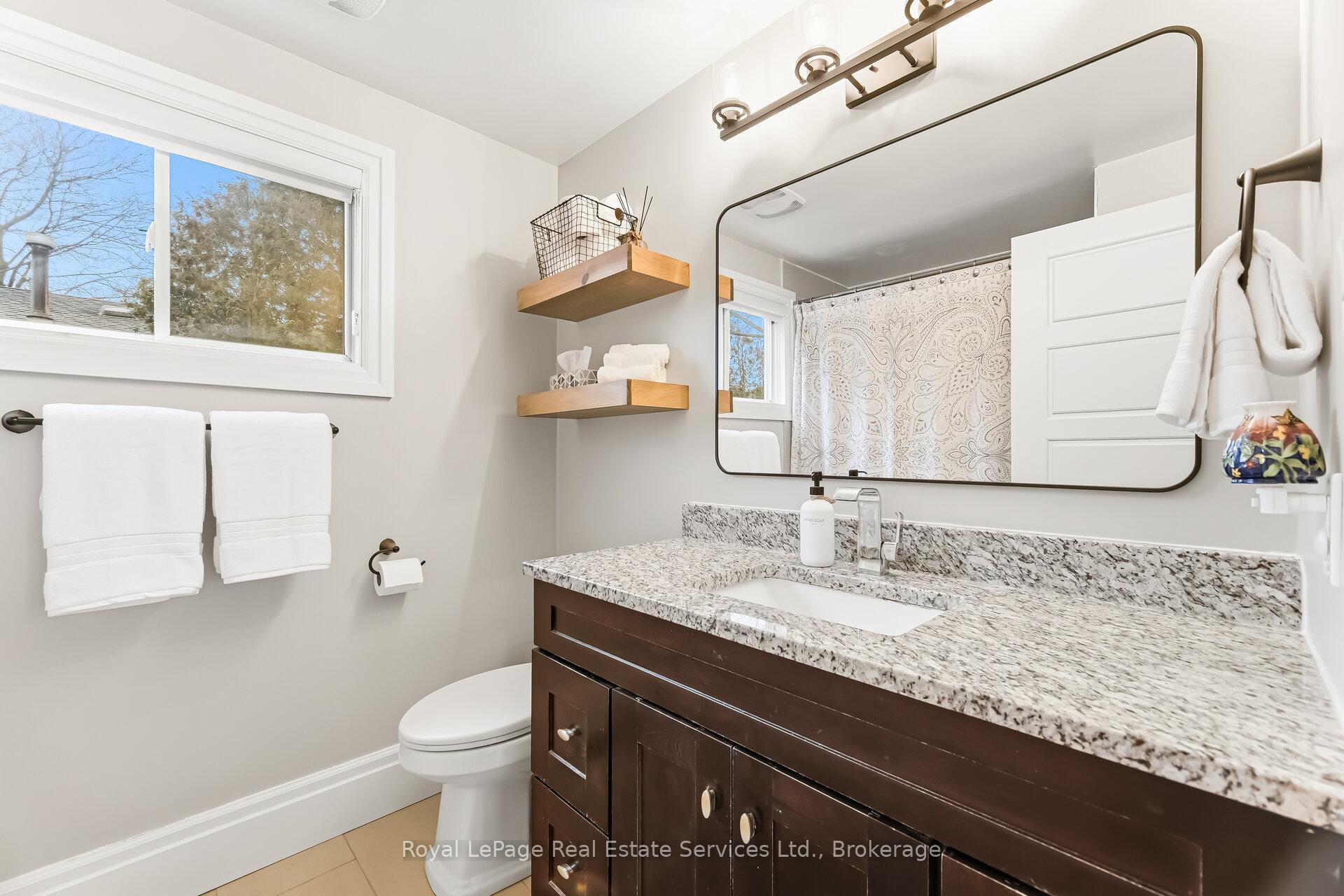 667 Lomond Crescent, Burlington, ON L7L 2N8, Burlington ON, L7L 2N8