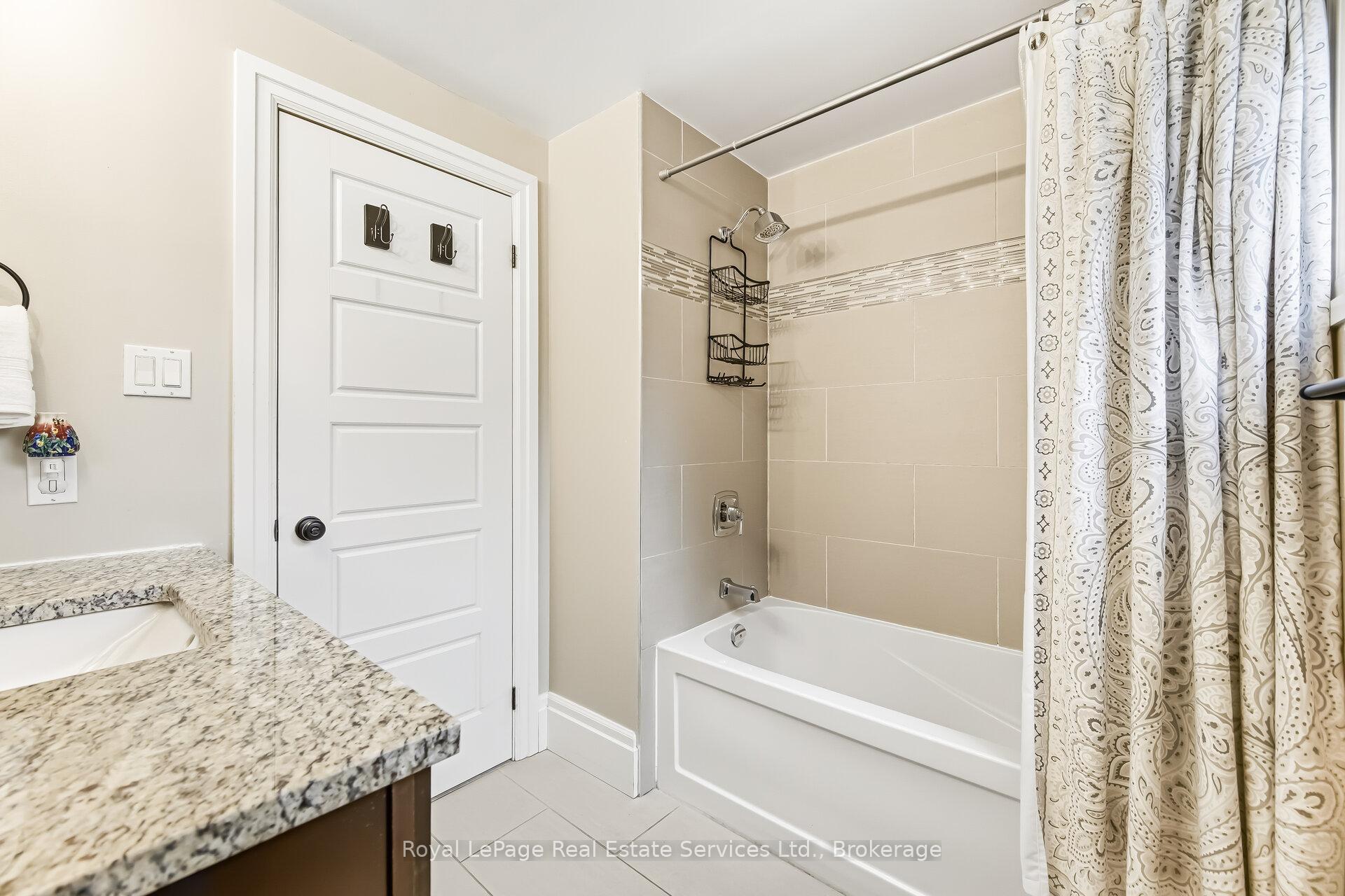 667 Lomond Crescent, Burlington, ON L7L 2N8, Burlington ON, L7L 2N8