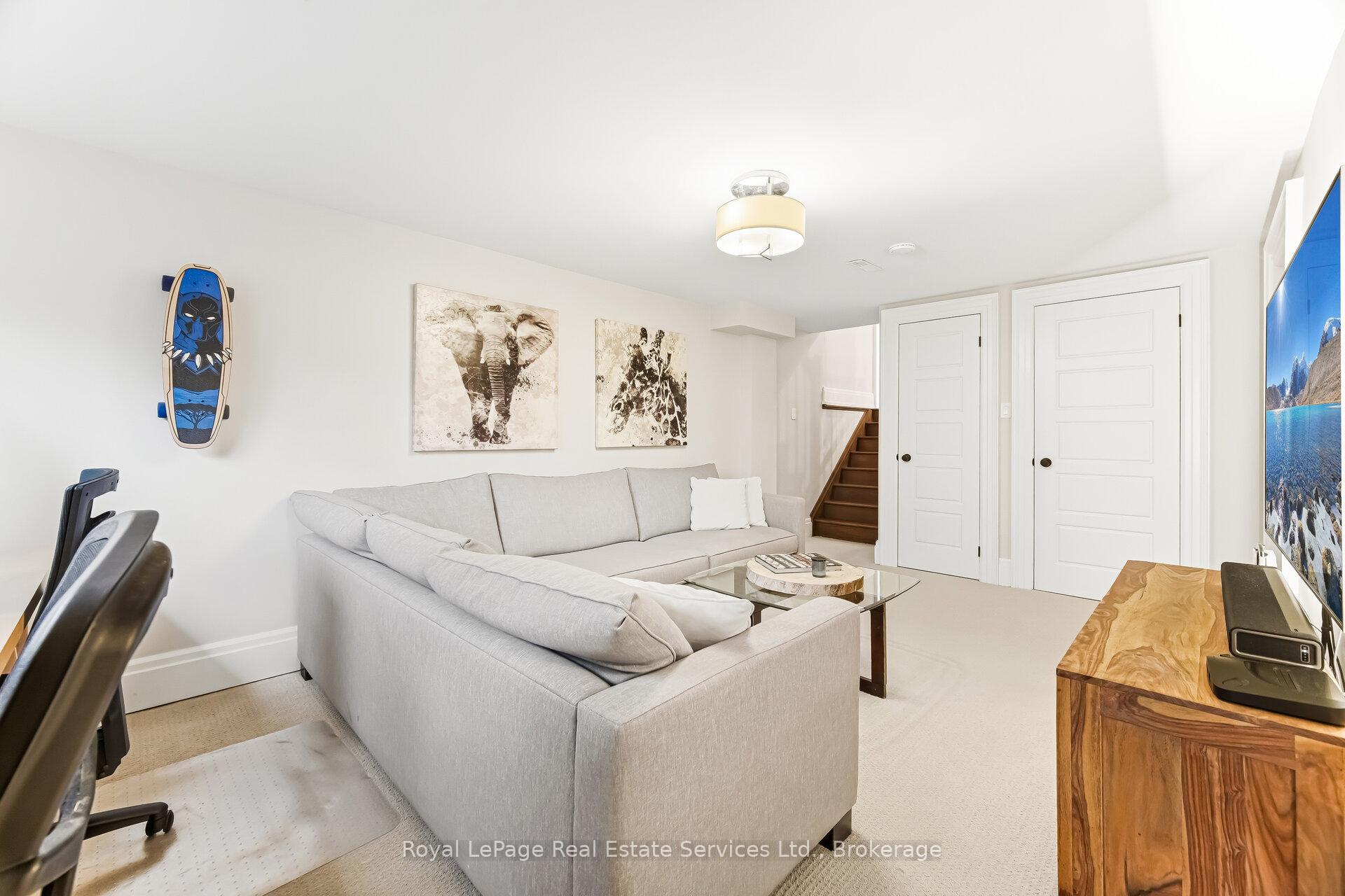 667 Lomond Crescent, Burlington, ON L7L 2N8, Burlington ON, L7L 2N8