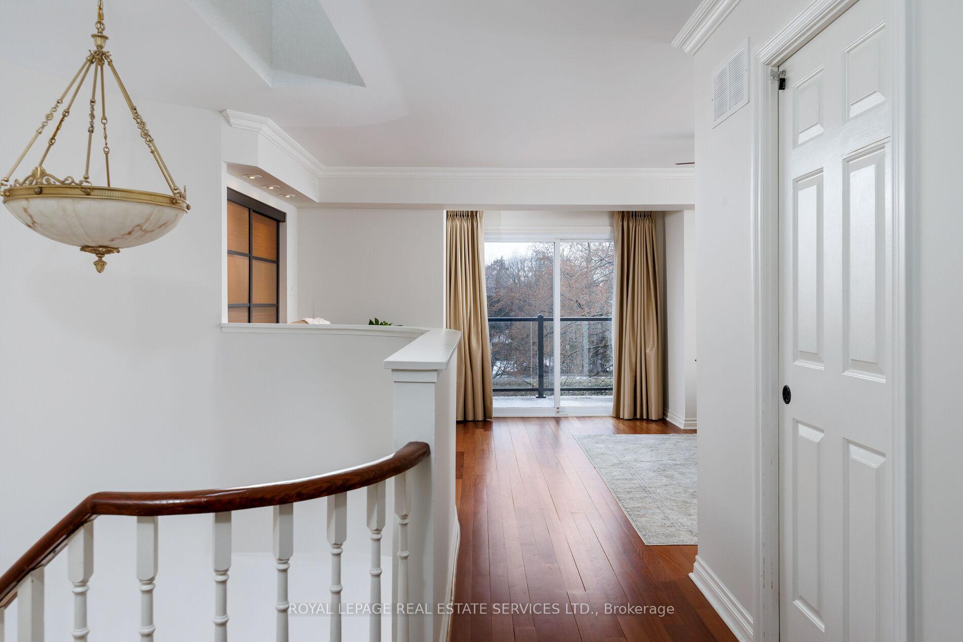 68 Tradewind Drive, Oakville, ON L6L 6K8