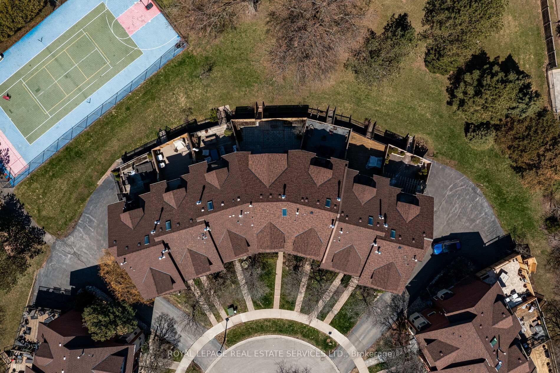 68 Tradewind Drive, Oakville, ON L6L 6K8