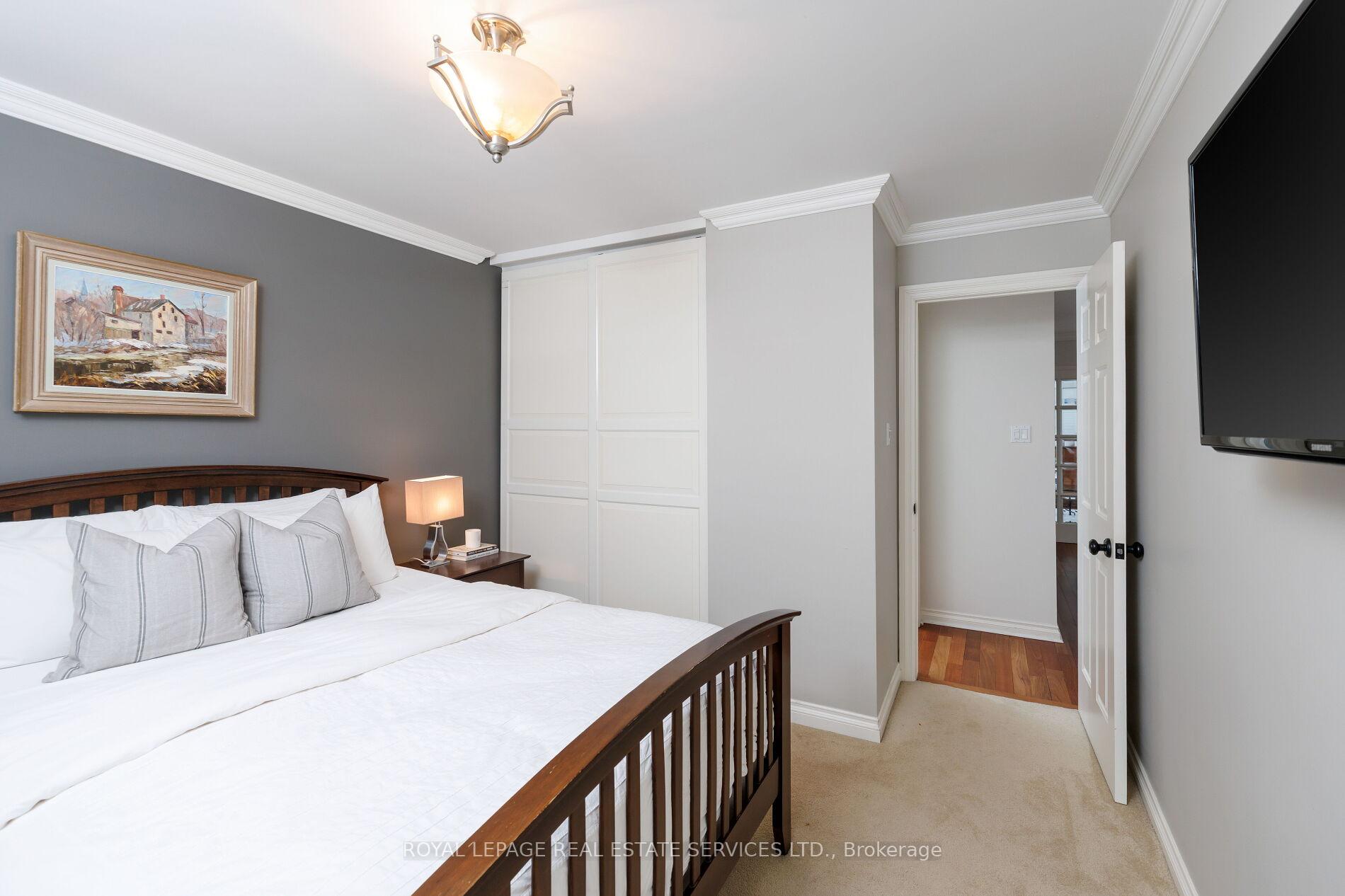 68 Tradewind Drive, Oakville, ON L6L 6K8