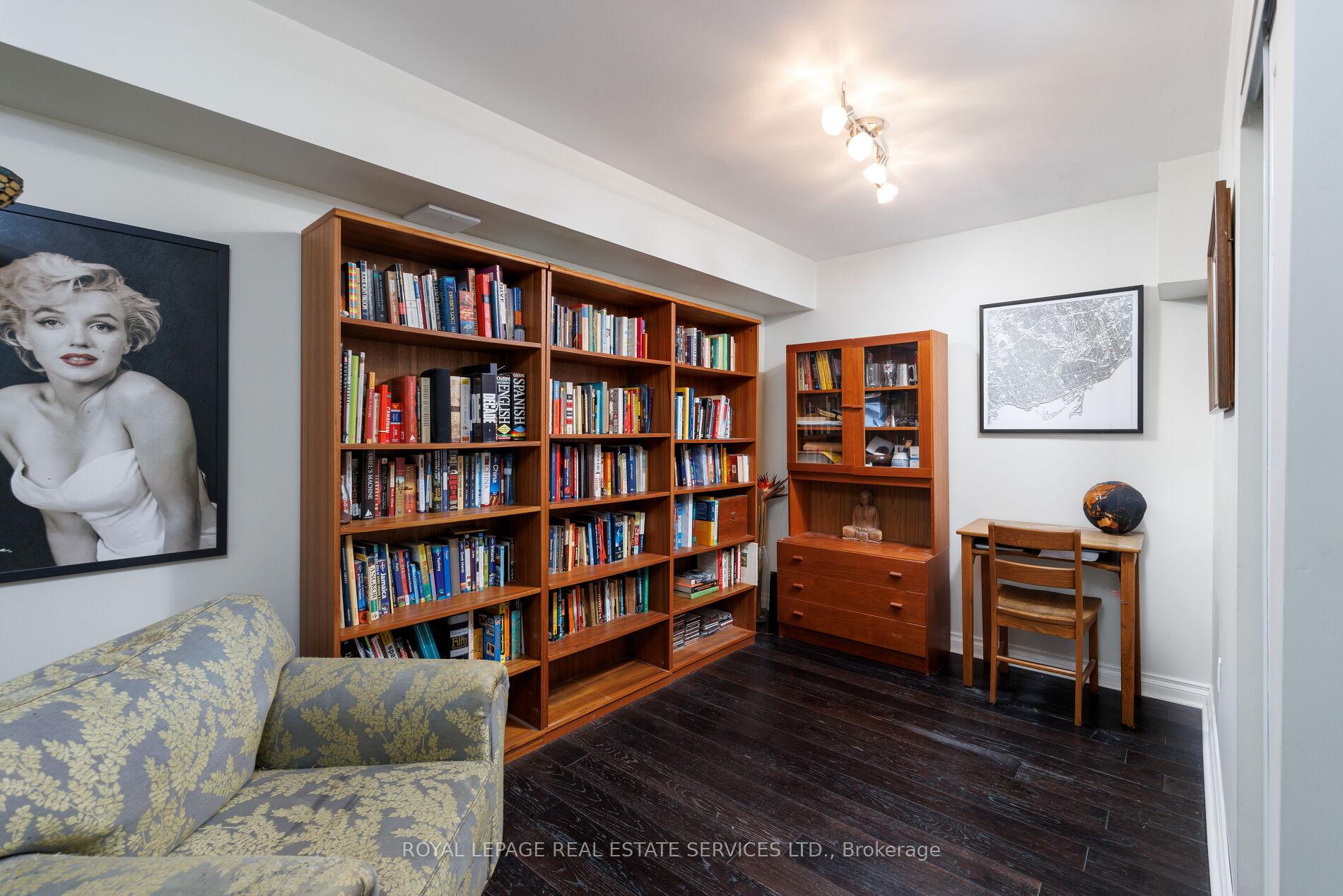 68 Tradewind Drive, Oakville, ON L6L 6K8