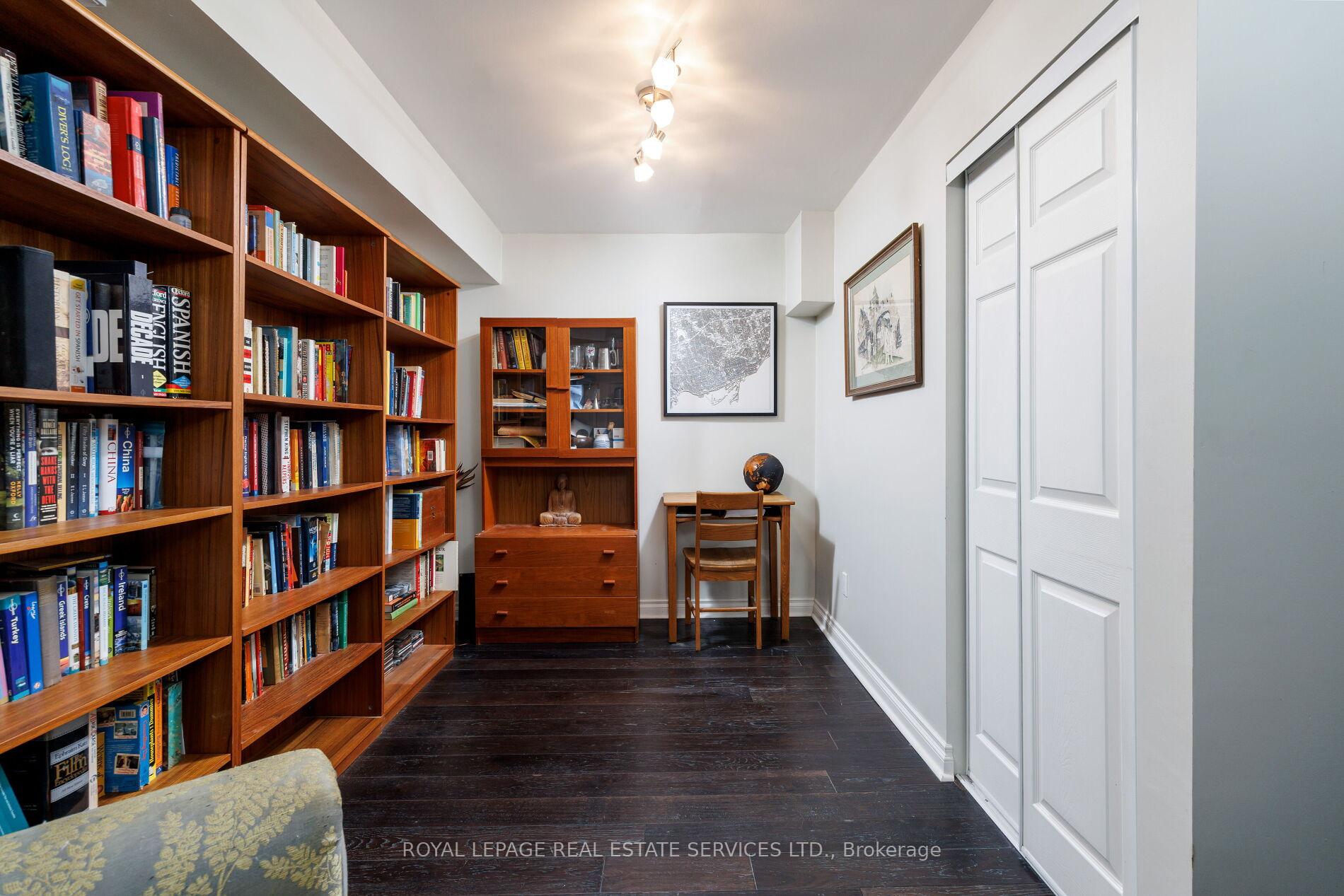 68 Tradewind Drive, Oakville, ON L6L 6K8