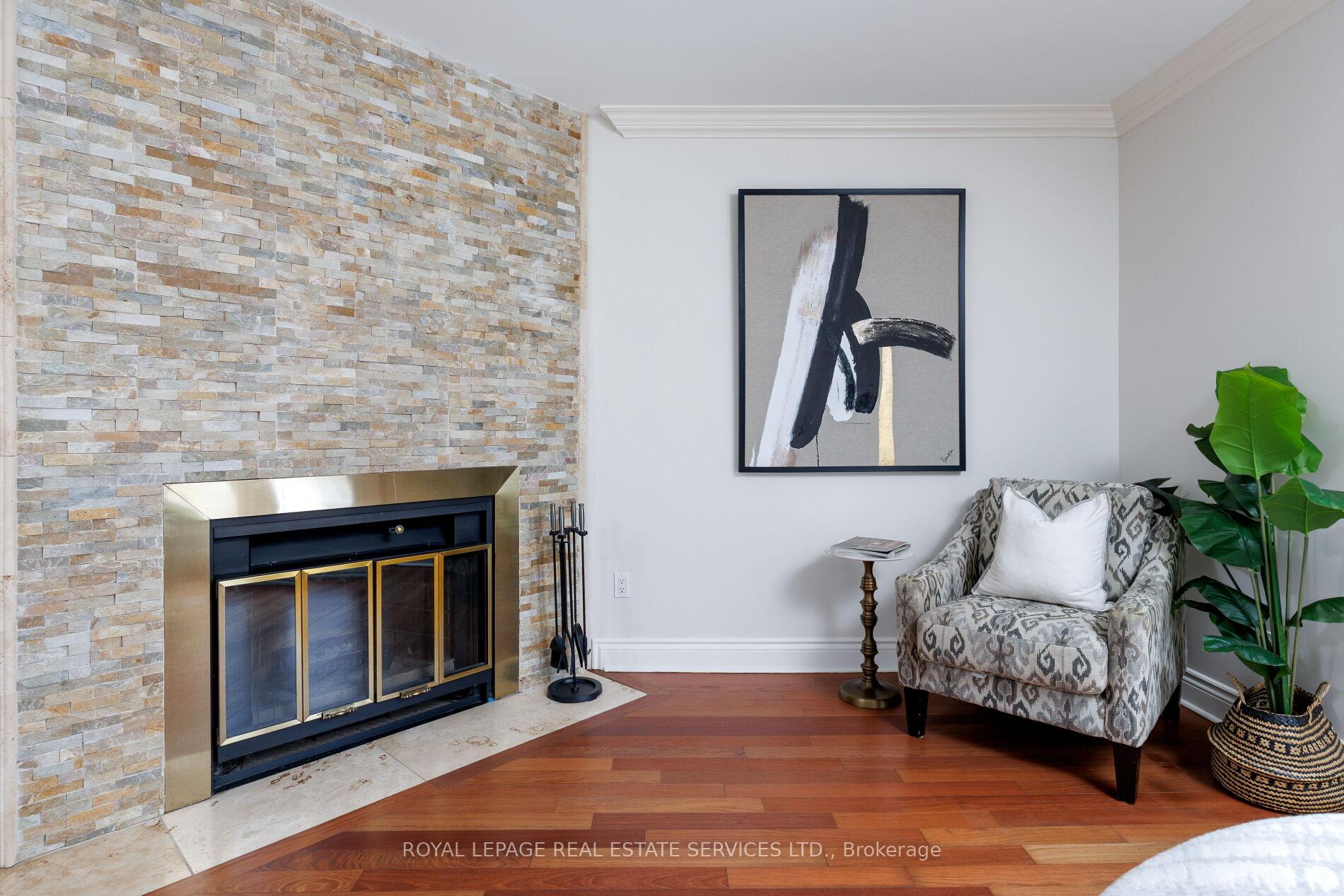 68 Tradewind Drive, Oakville, ON L6L 6K8