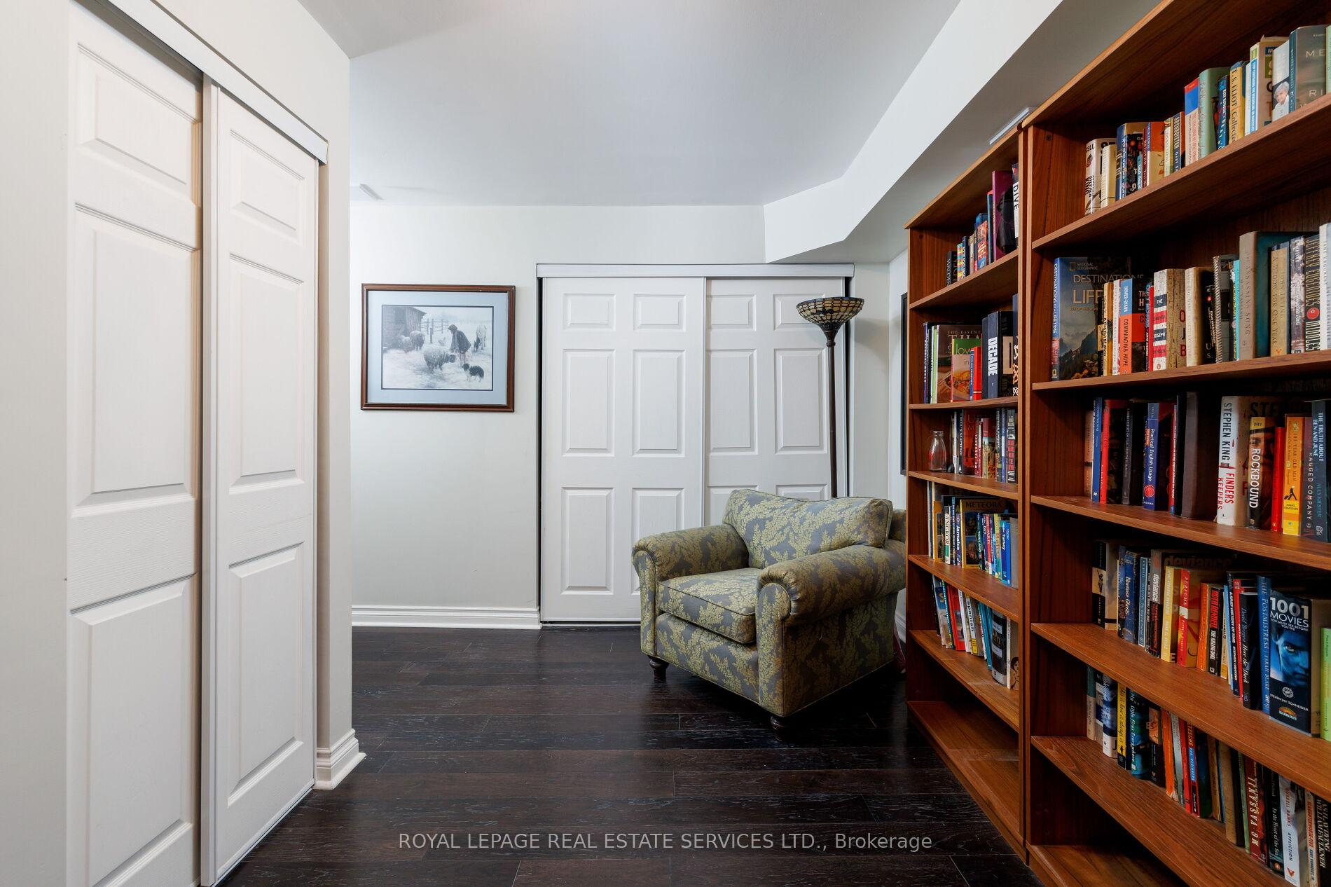 68 Tradewind Drive, Oakville, ON L6L 6K8